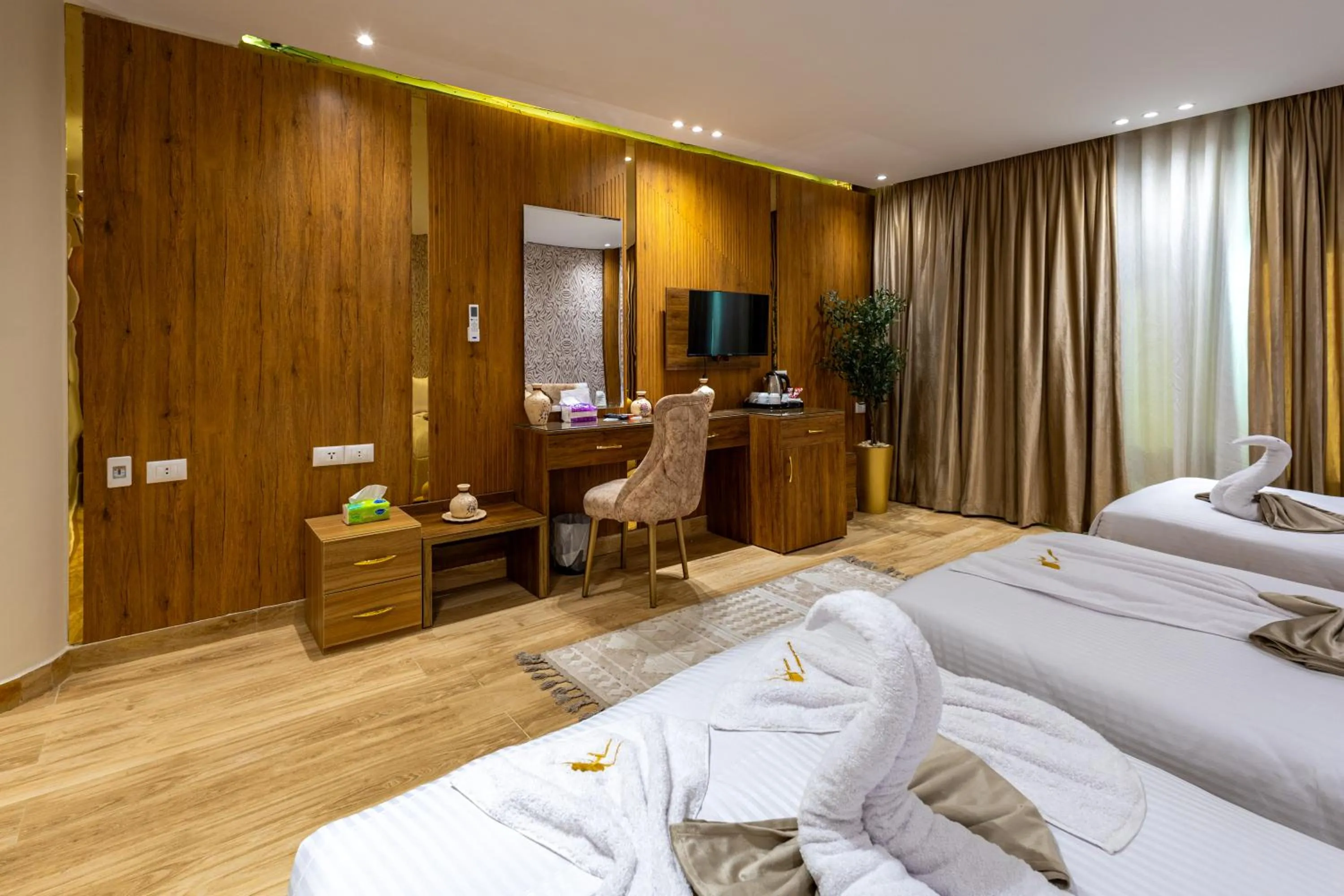 Bed in Pyramids sunrise inn