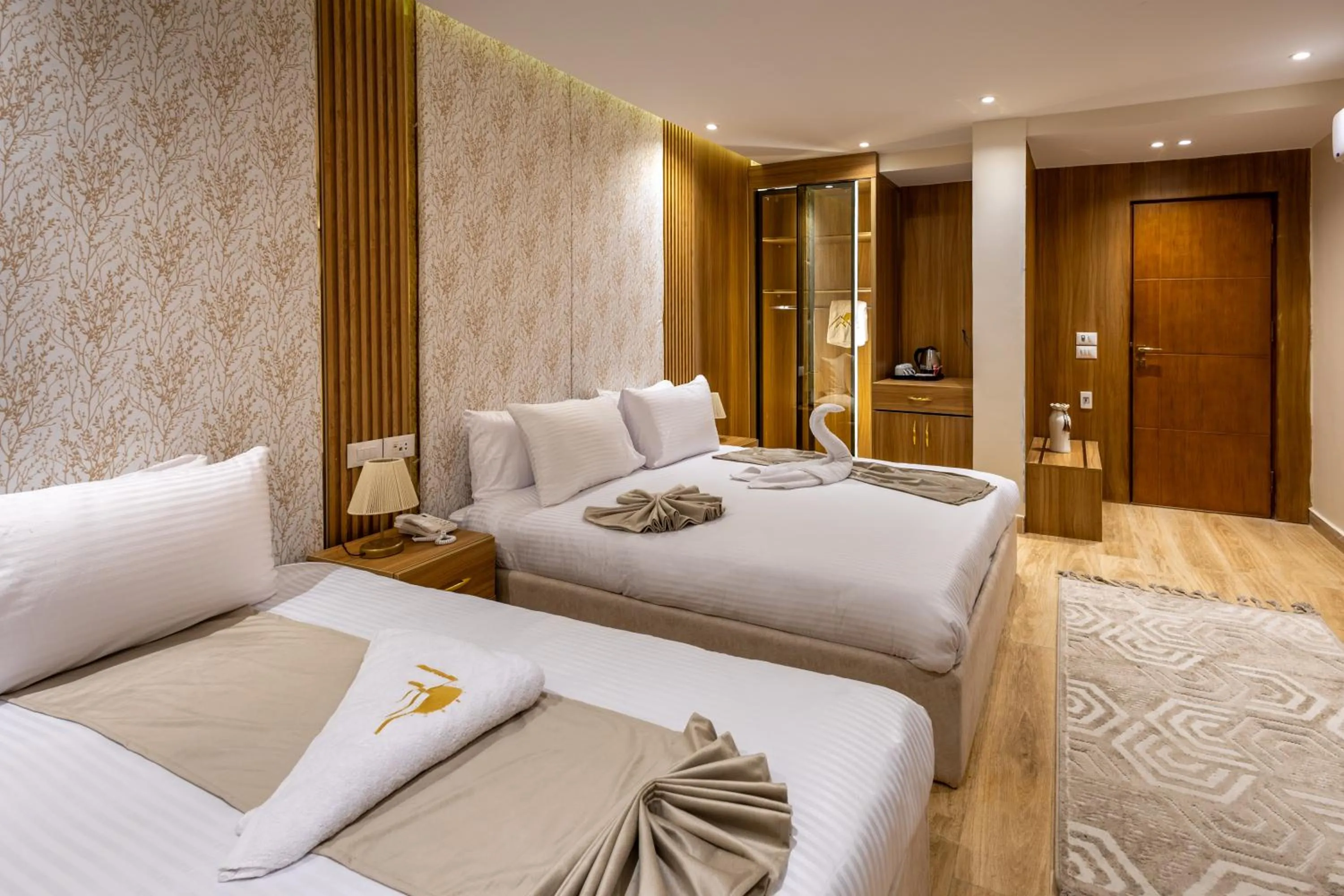 Bedroom, Bed in Pyramids sunrise inn