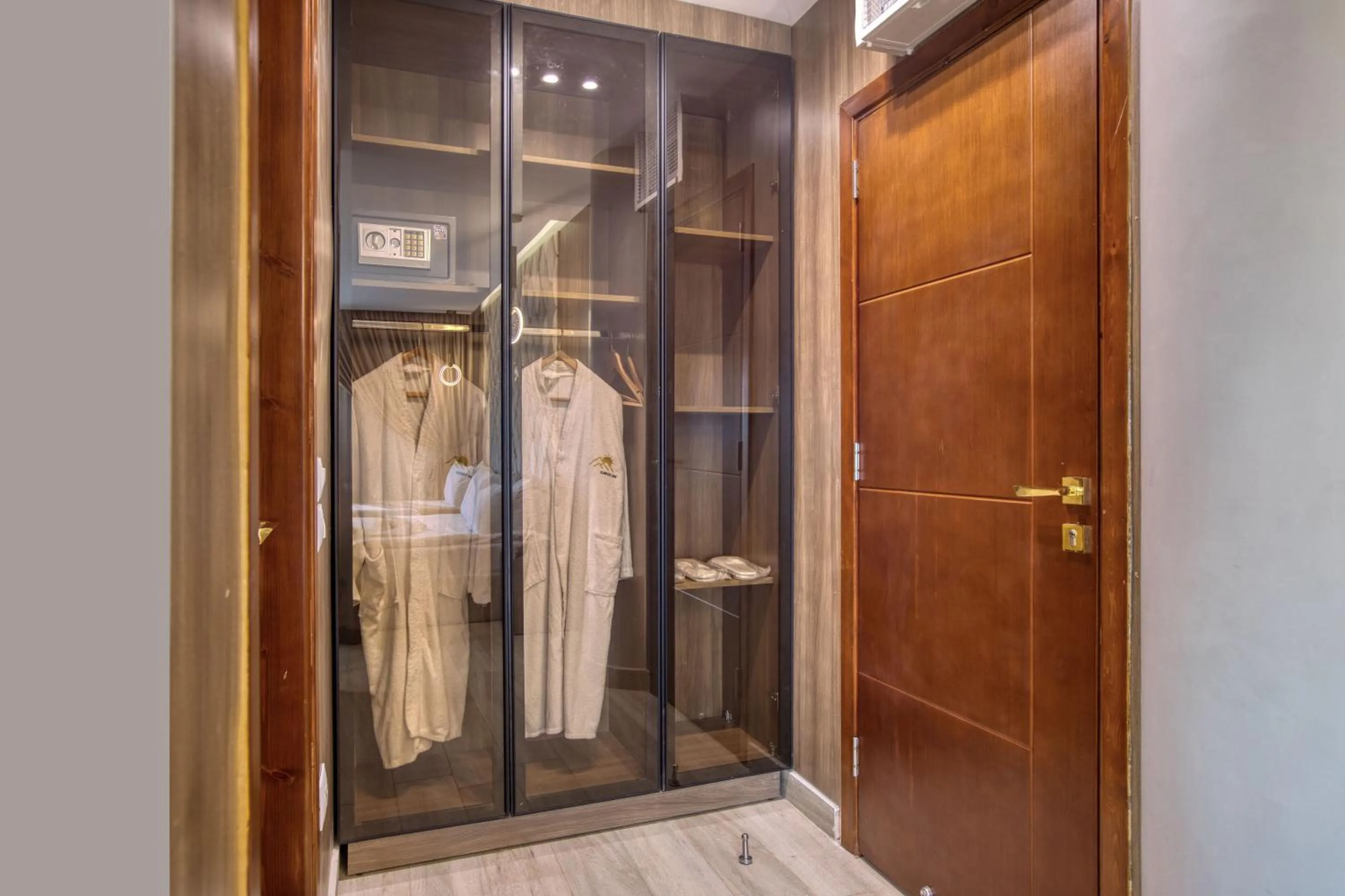 Shower in Pyramids sunrise inn