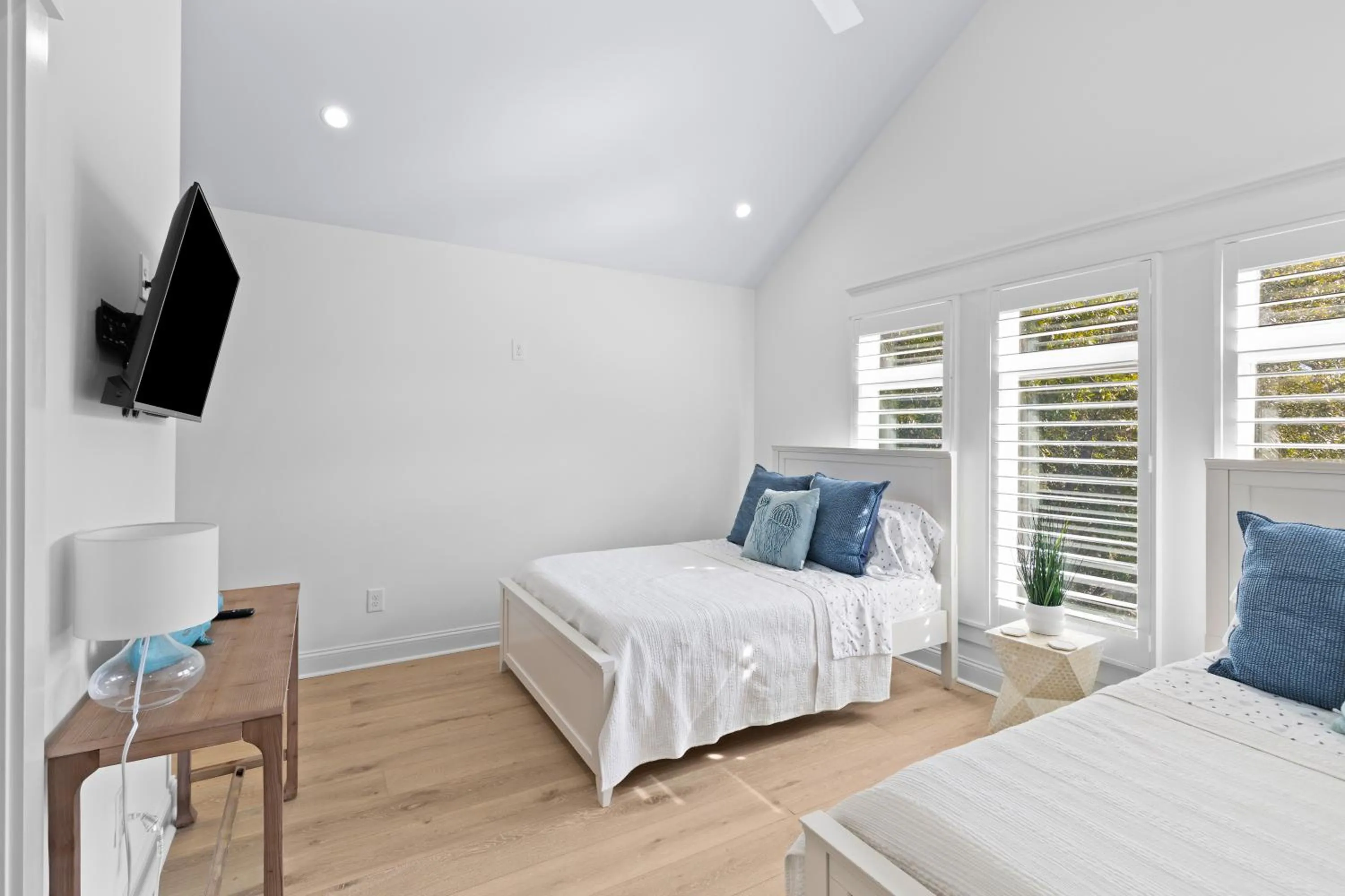 Bed in Marsh Island 9 - Best Sunset on the Island! Renovated Home!