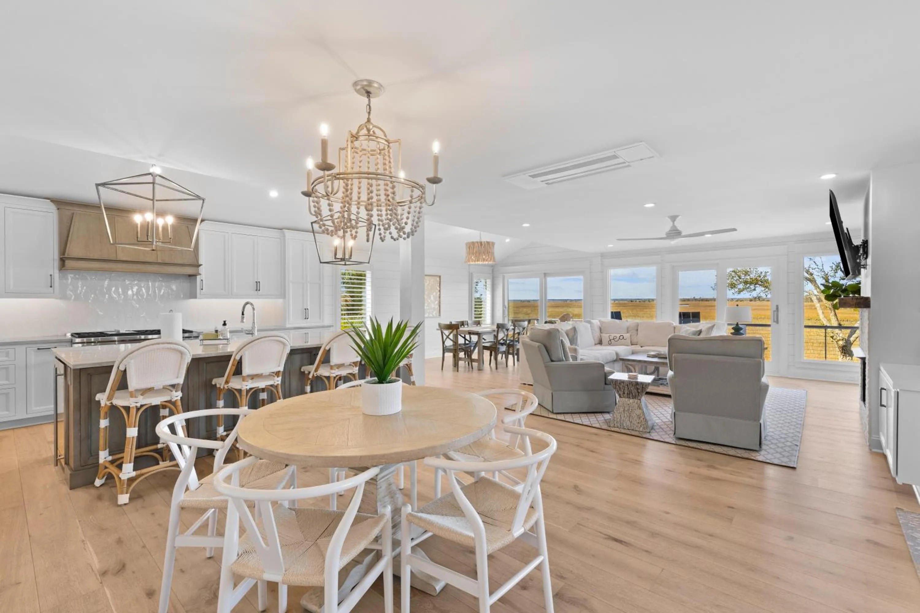 Restaurant/places to eat in Marsh Island 9 - Best Sunset on the Island! Renovated Home!
