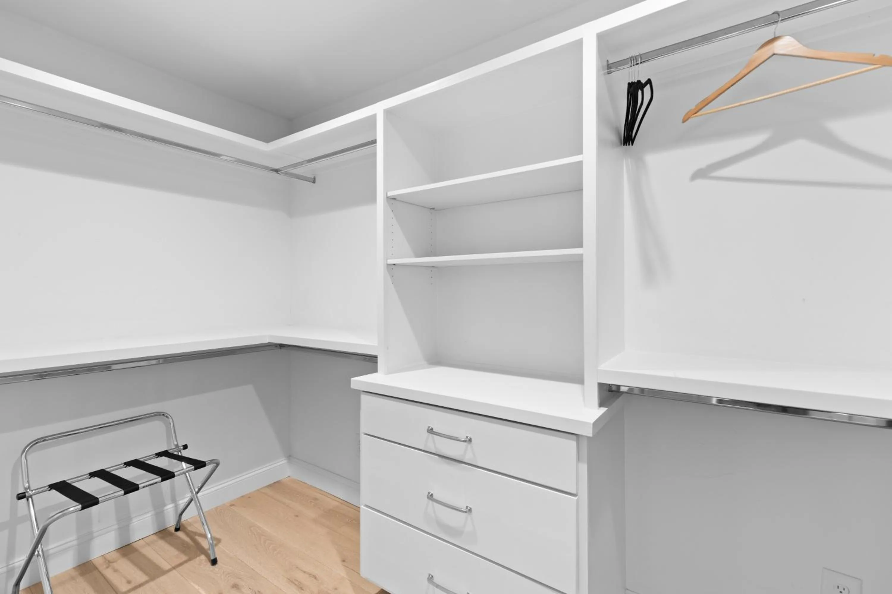 wardrobe in Marsh Island 9 - Best Sunset on the Island! Renovated Home!