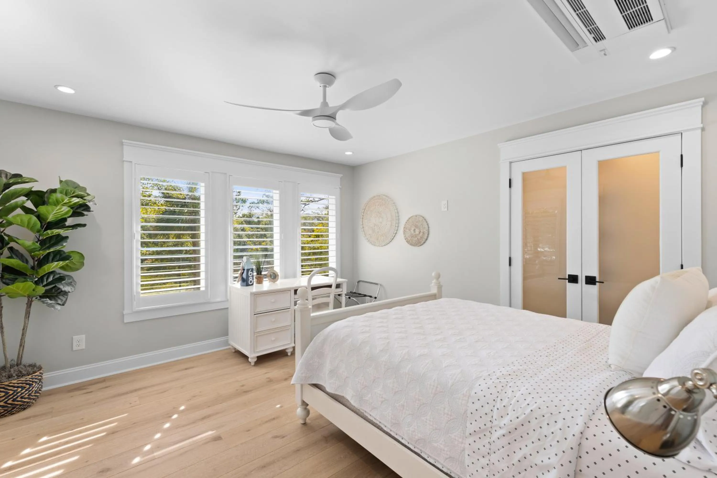 Bedroom, Bed in Marsh Island 9 - Best Sunset on the Island! Renovated Home!