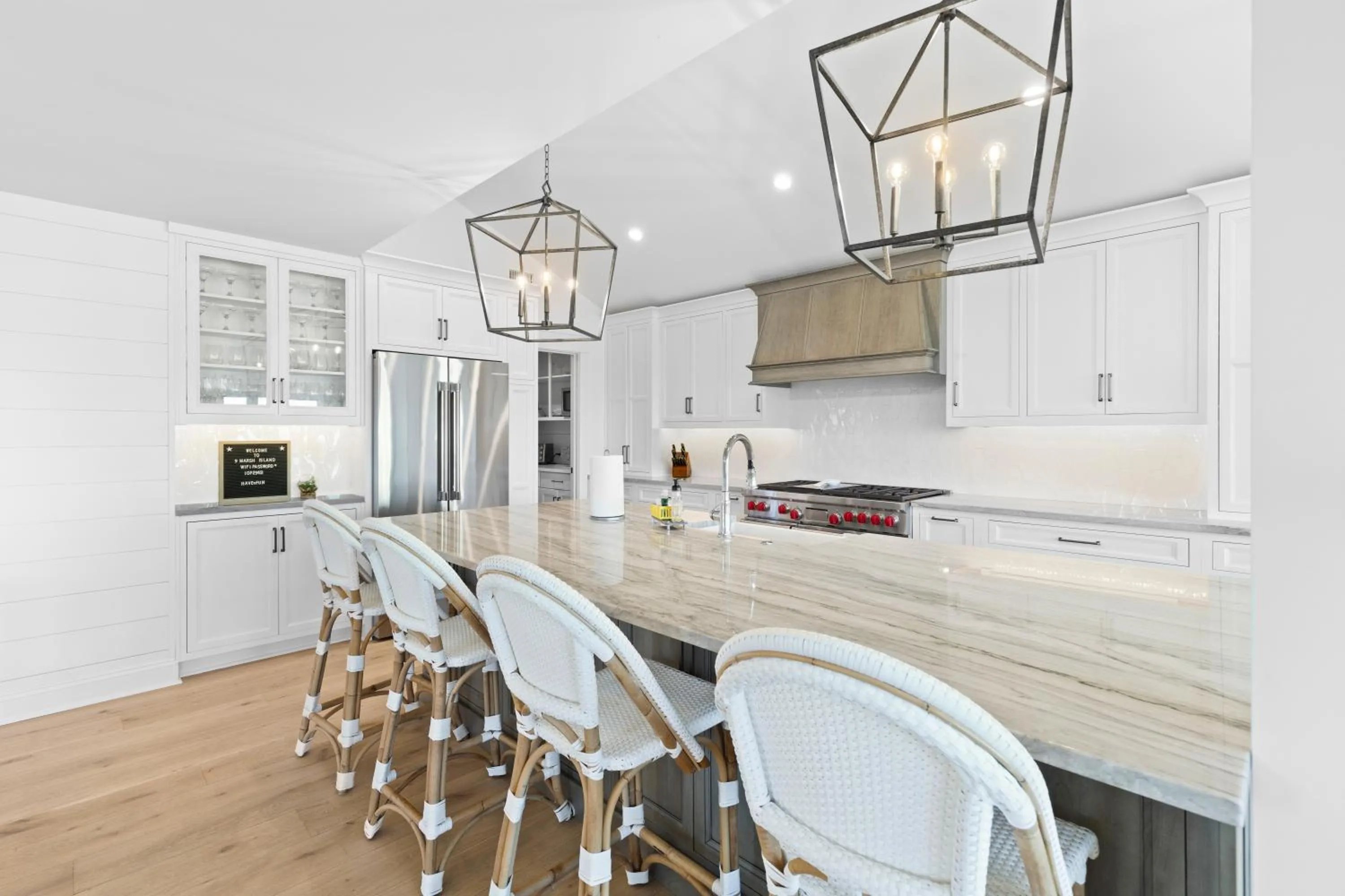 Kitchen or kitchenette in Marsh Island 9 - Best Sunset on the Island! Renovated Home!