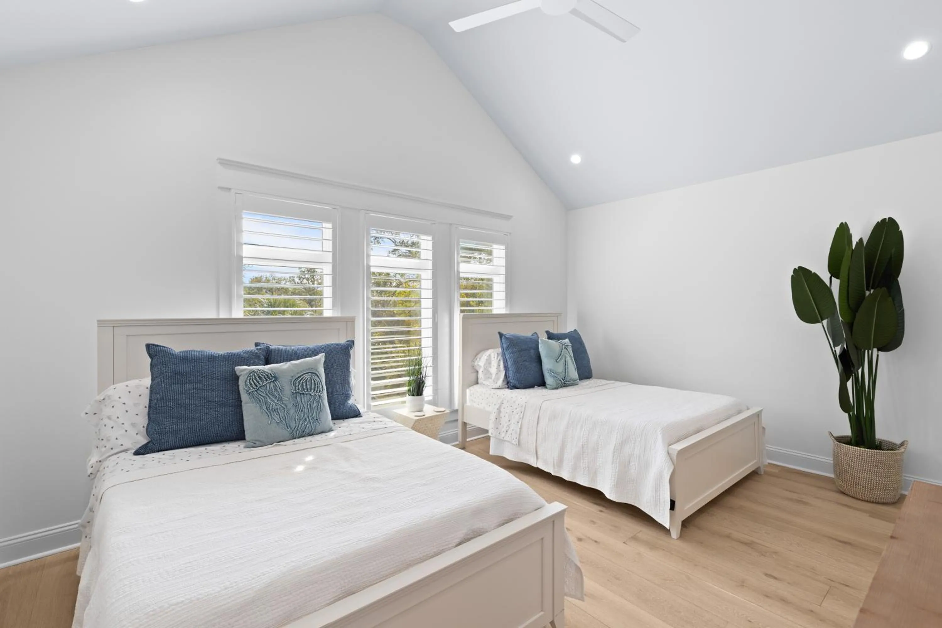 Photo of the whole room, Bed in Marsh Island 9 - Best Sunset on the Island! Renovated Home!