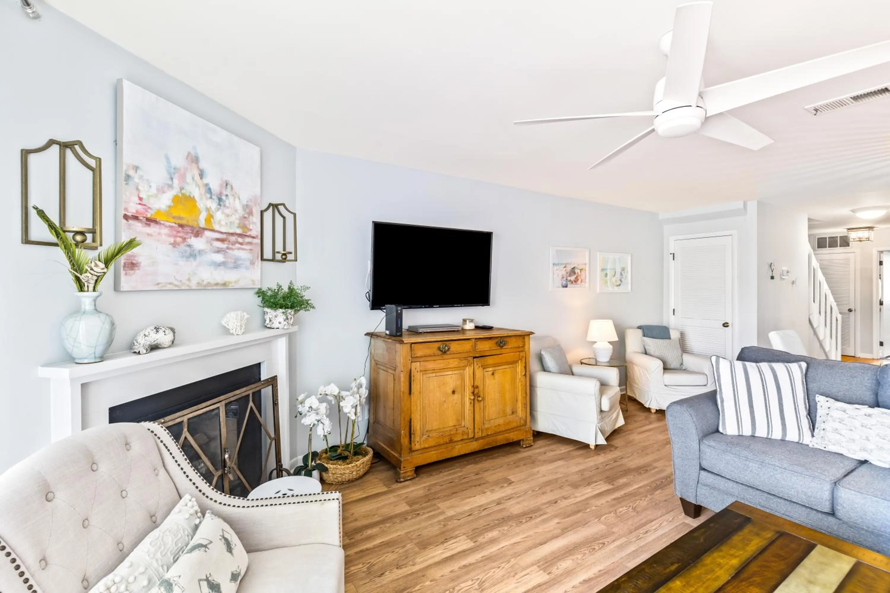 Living room in Mariner's Walk 10F - Charming Oceanview! Two-Story Villa!