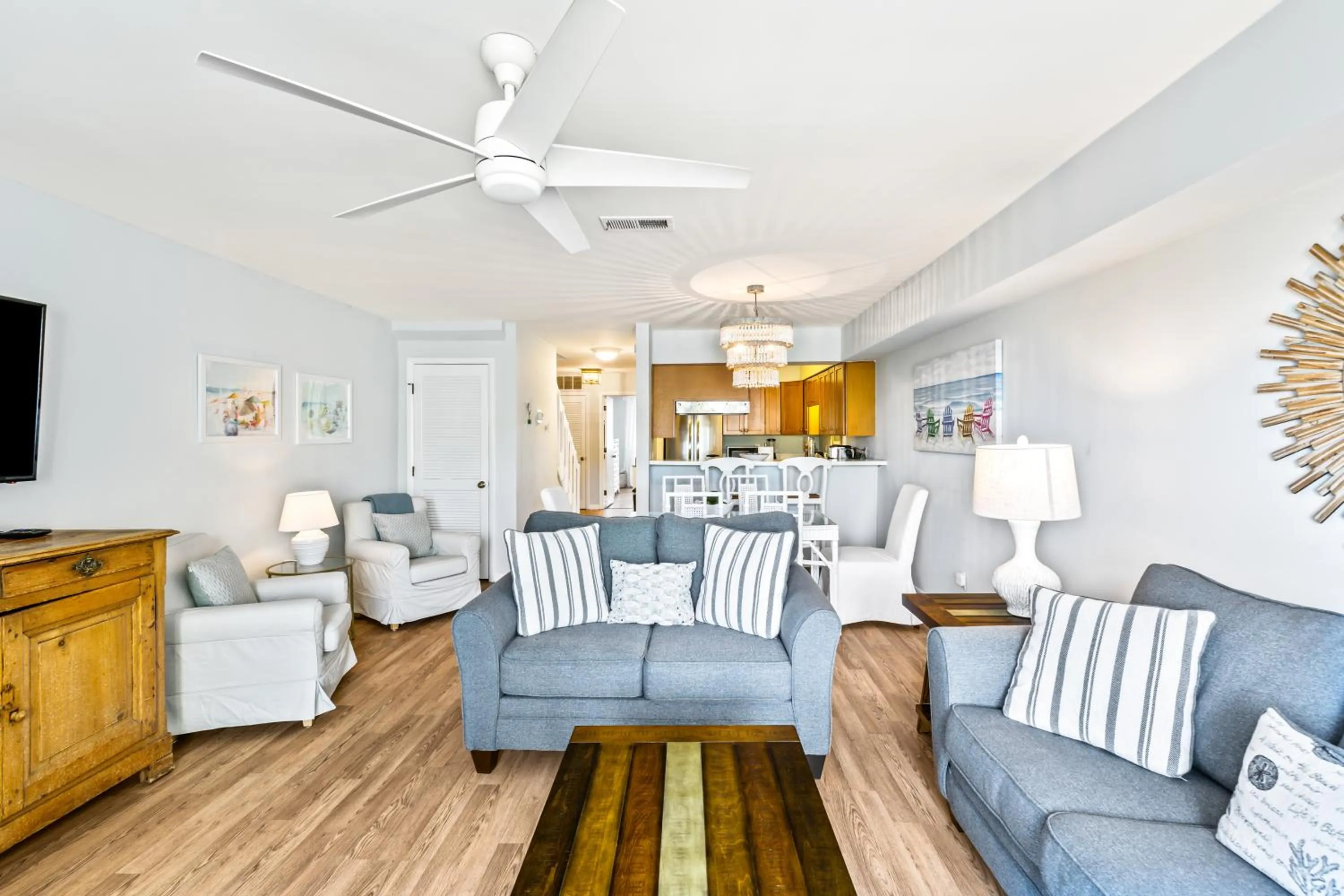 Living room in Mariner's Walk 10F - Charming Oceanview! Two-Story Villa!