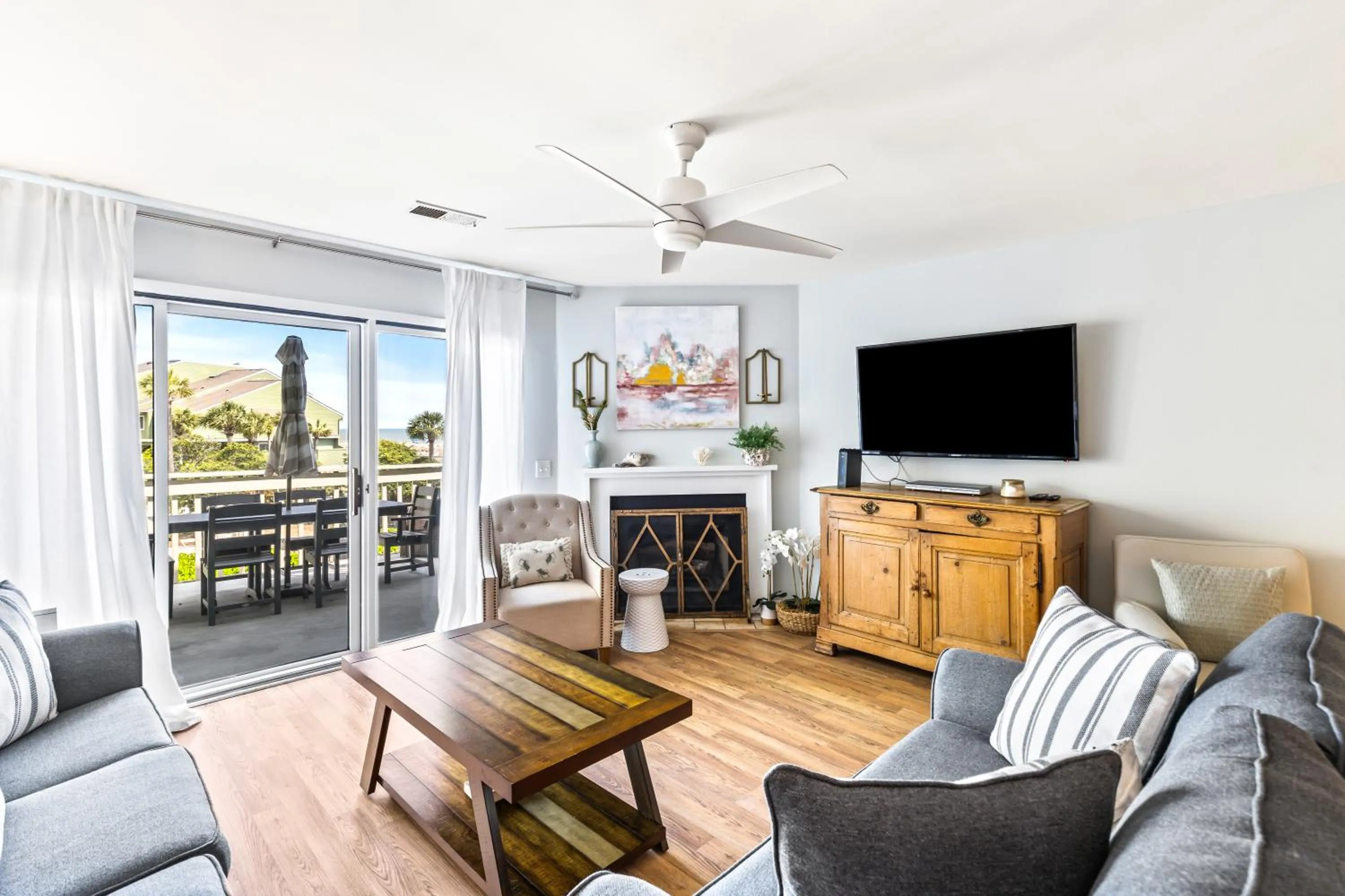 Living room in Mariner's Walk 10F - Charming Oceanview! Two-Story Villa!