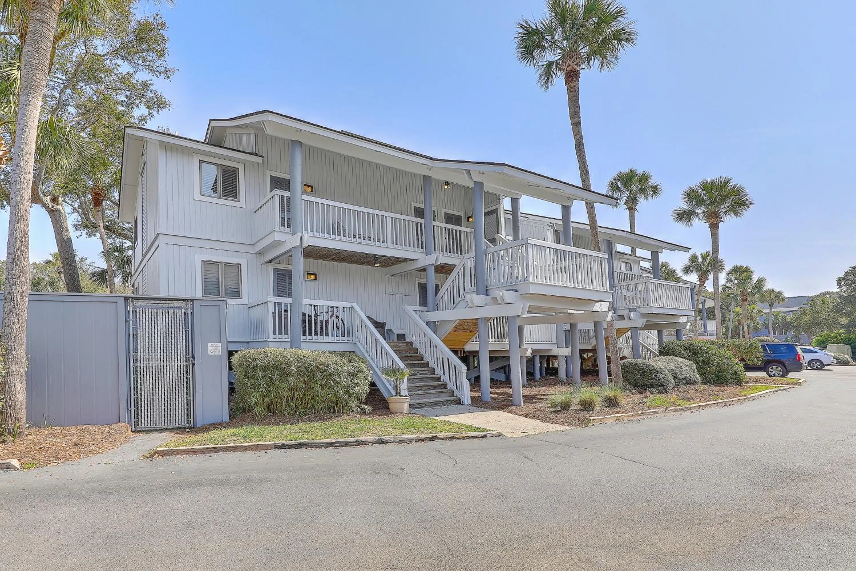 Property building in Lagoon Villa 9 - Superb Villa by Pool! Short Walk to Beach