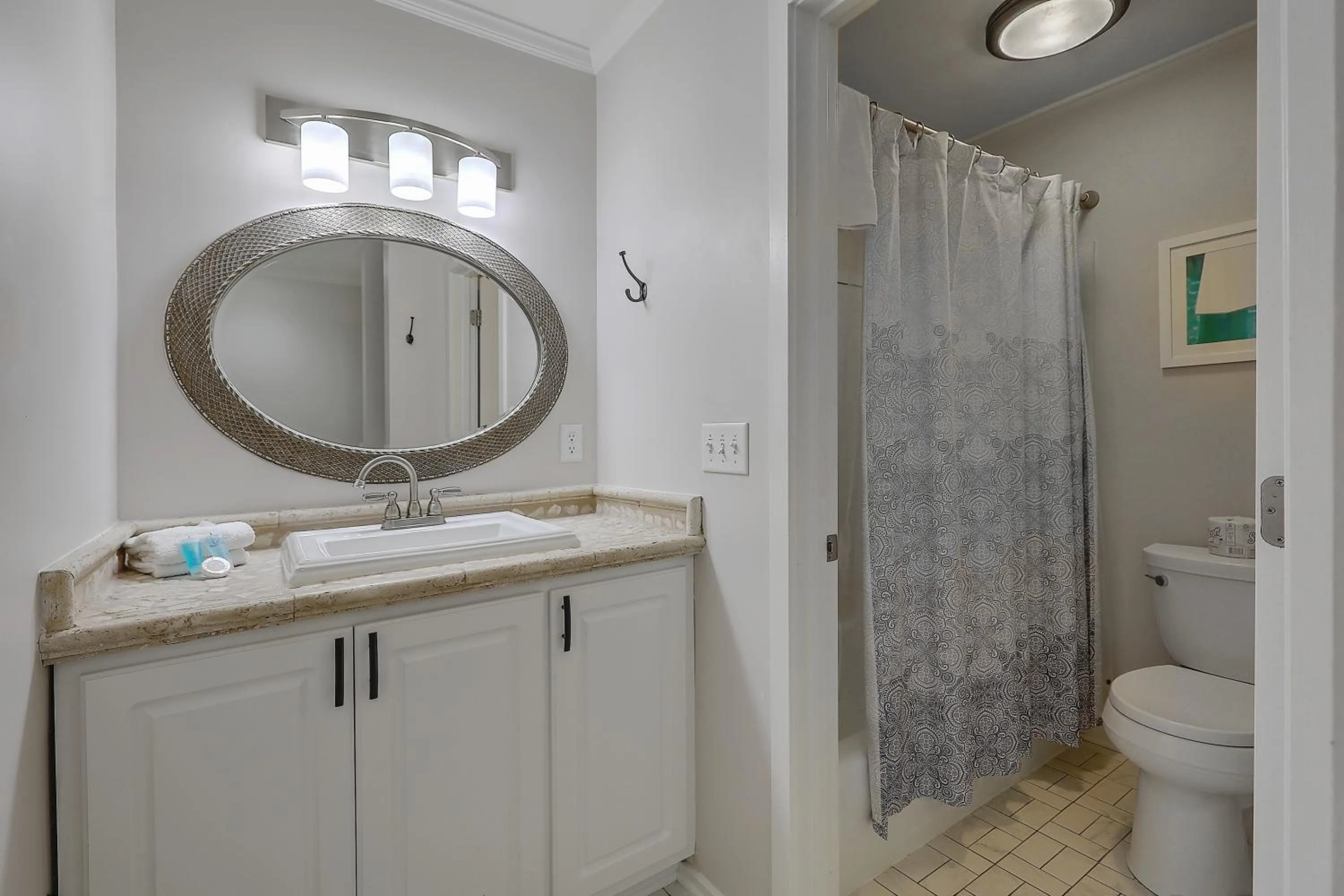 Bathroom in Lagoon Villa 9 - Superb Villa by Pool! Short Walk to Beach