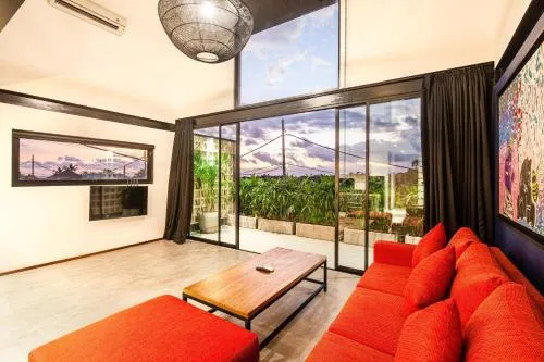 Modern Spacious Loft 200m from the beach Canggu