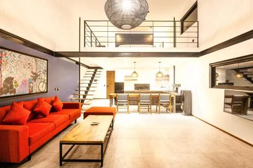 Modern Spacious Loft 200m from the beach Canggu