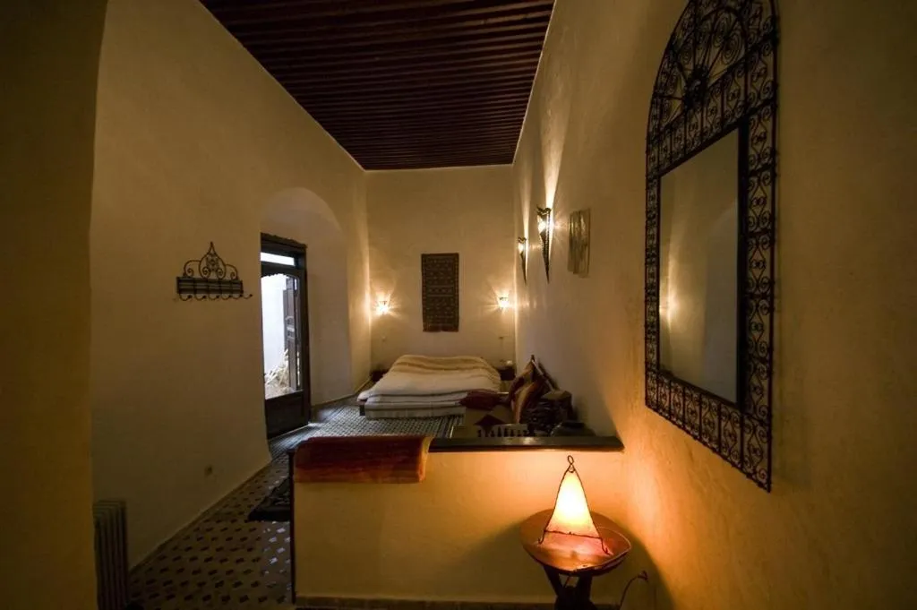 Photo of the whole room, Bed in Riad Felloussia
