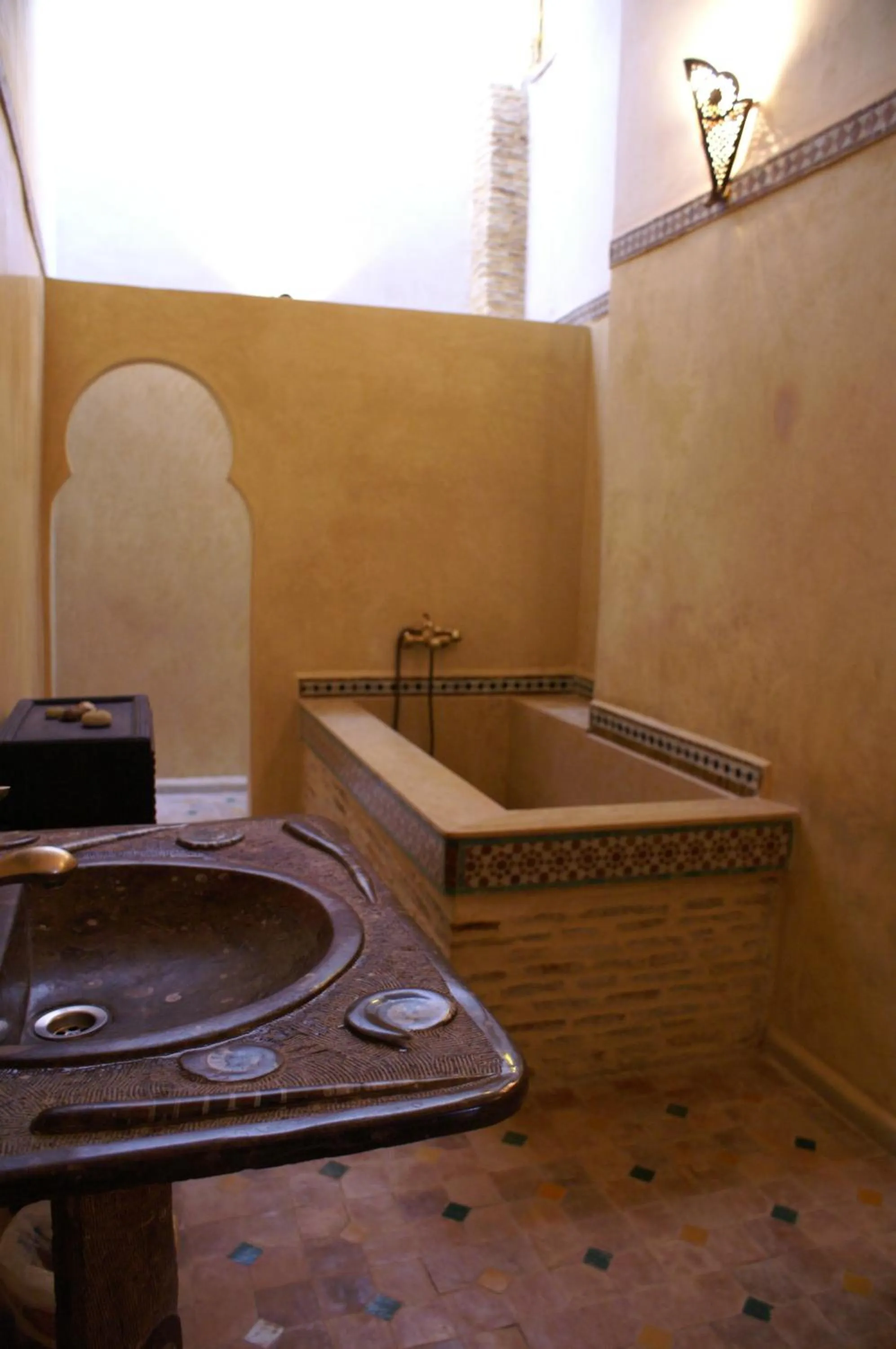Bathroom in Riad Felloussia