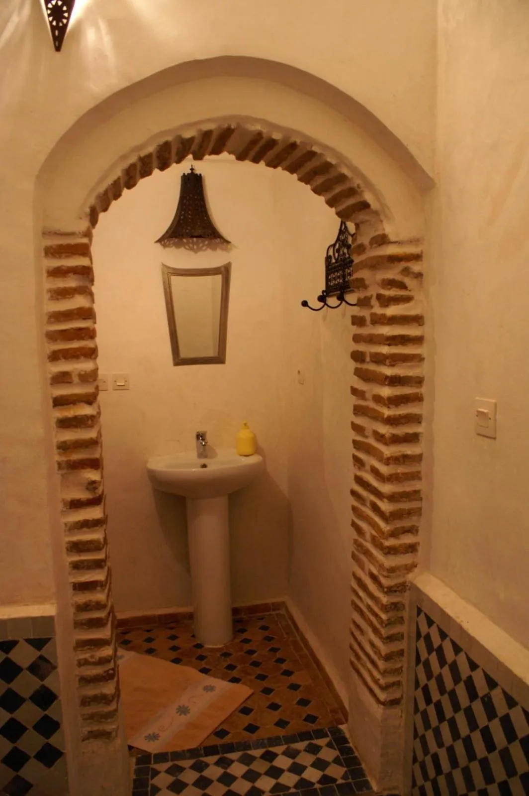 Bathroom in Riad Felloussia
