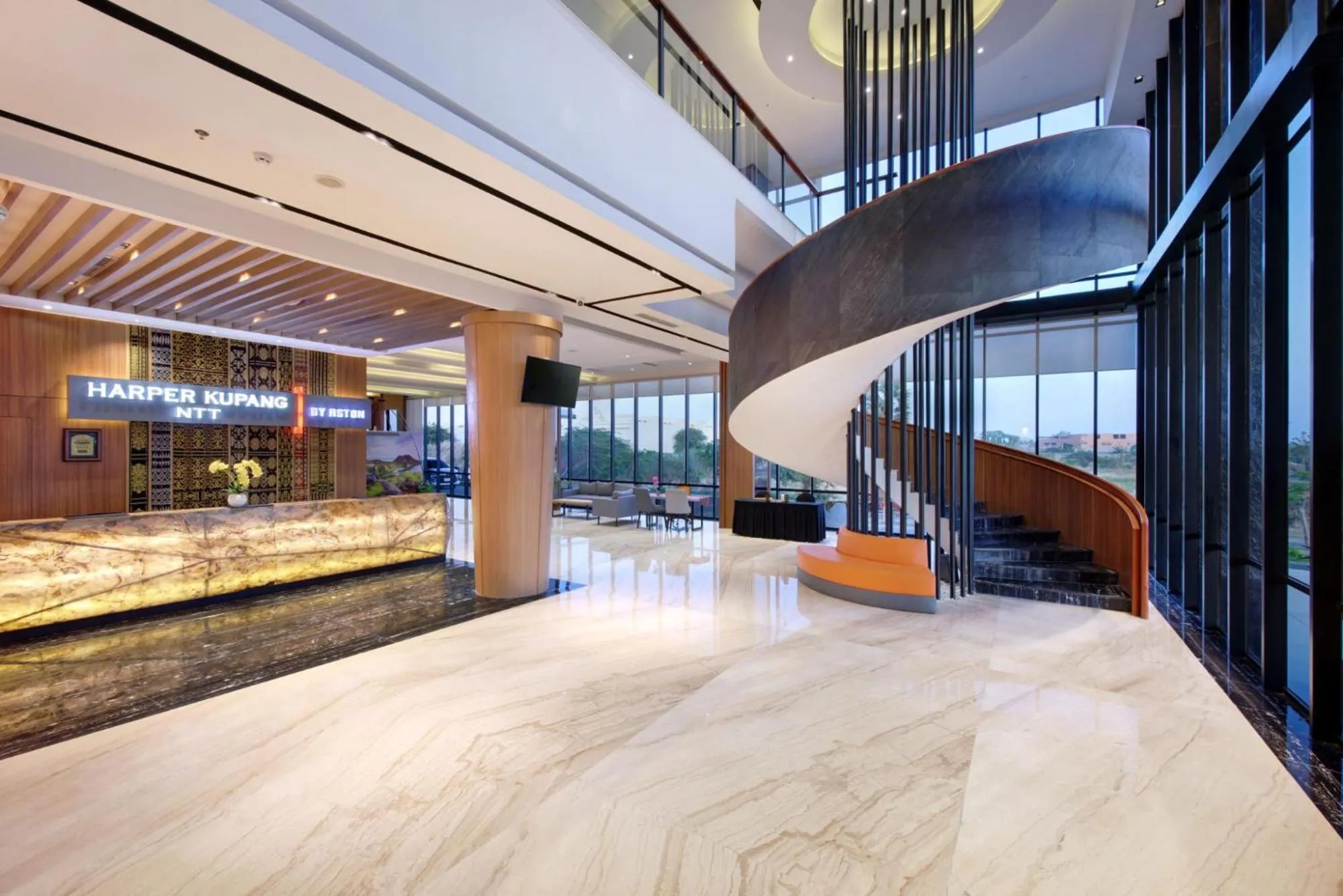 Lobby or reception in Harper Kupang by ASTON