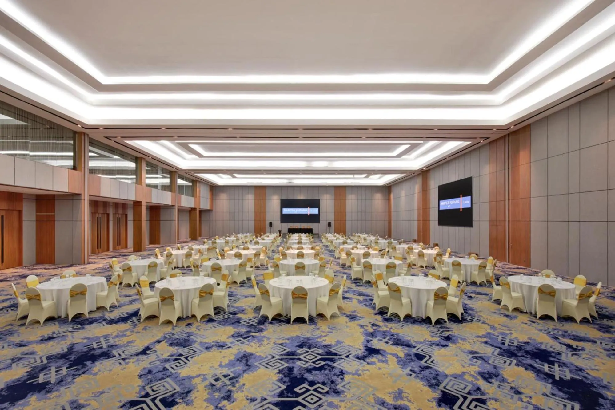 Meeting/conference room in Harper Kupang by ASTON