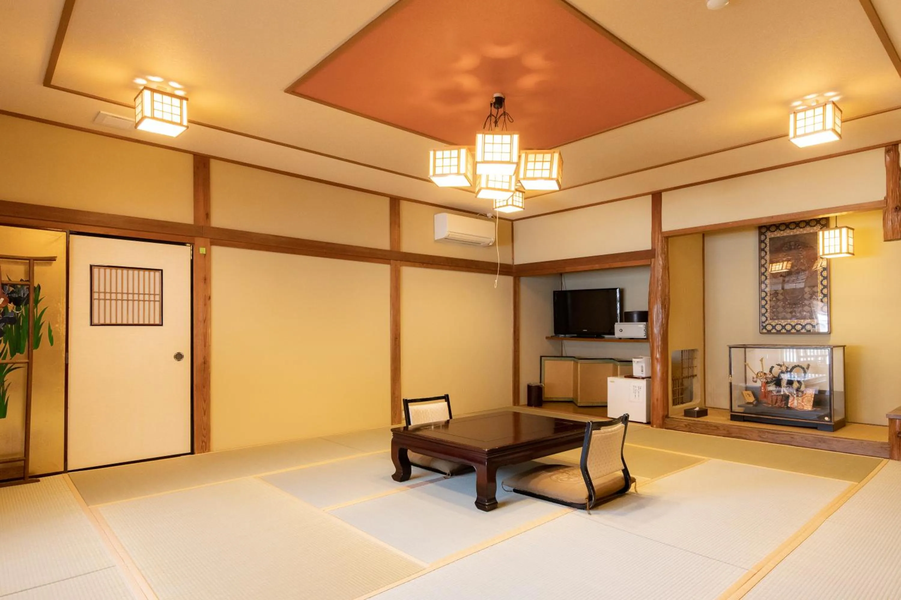 Photo of the whole room in Kadojin