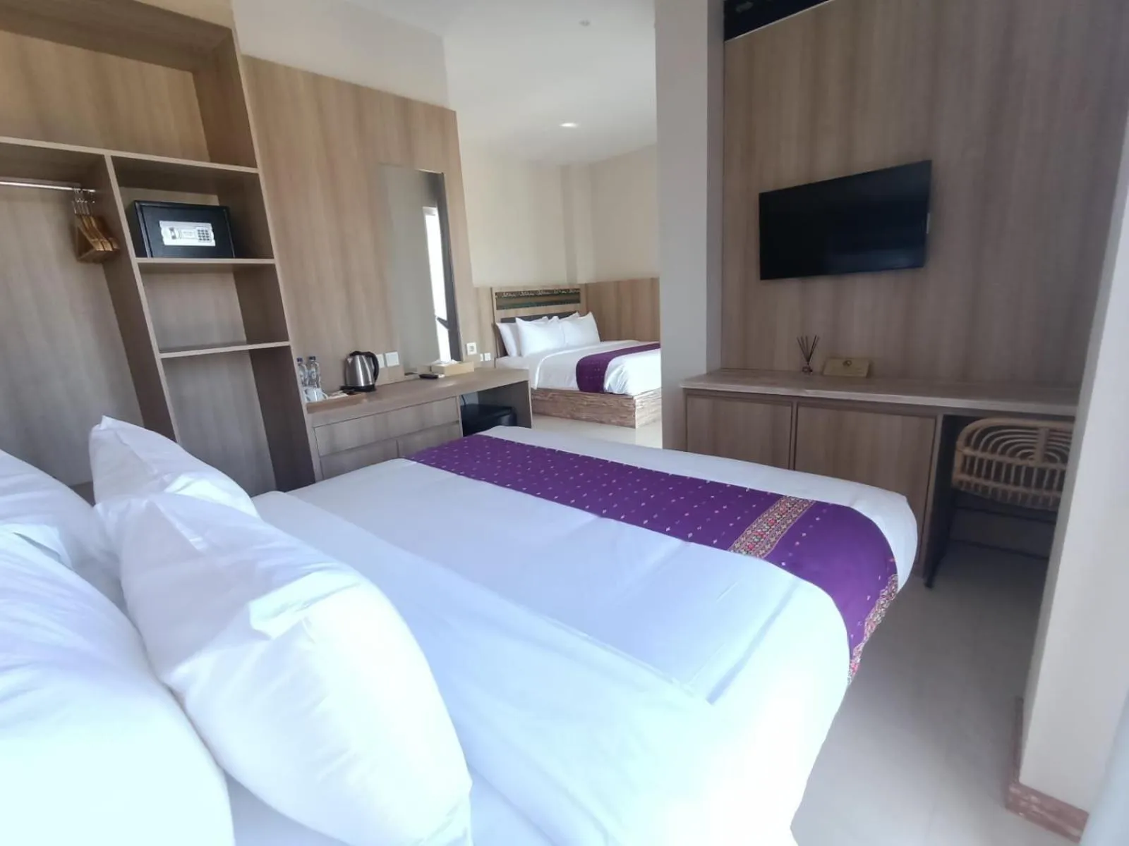 Bed in DEJAVU 2.0 HOTEL BAJO KOMODO