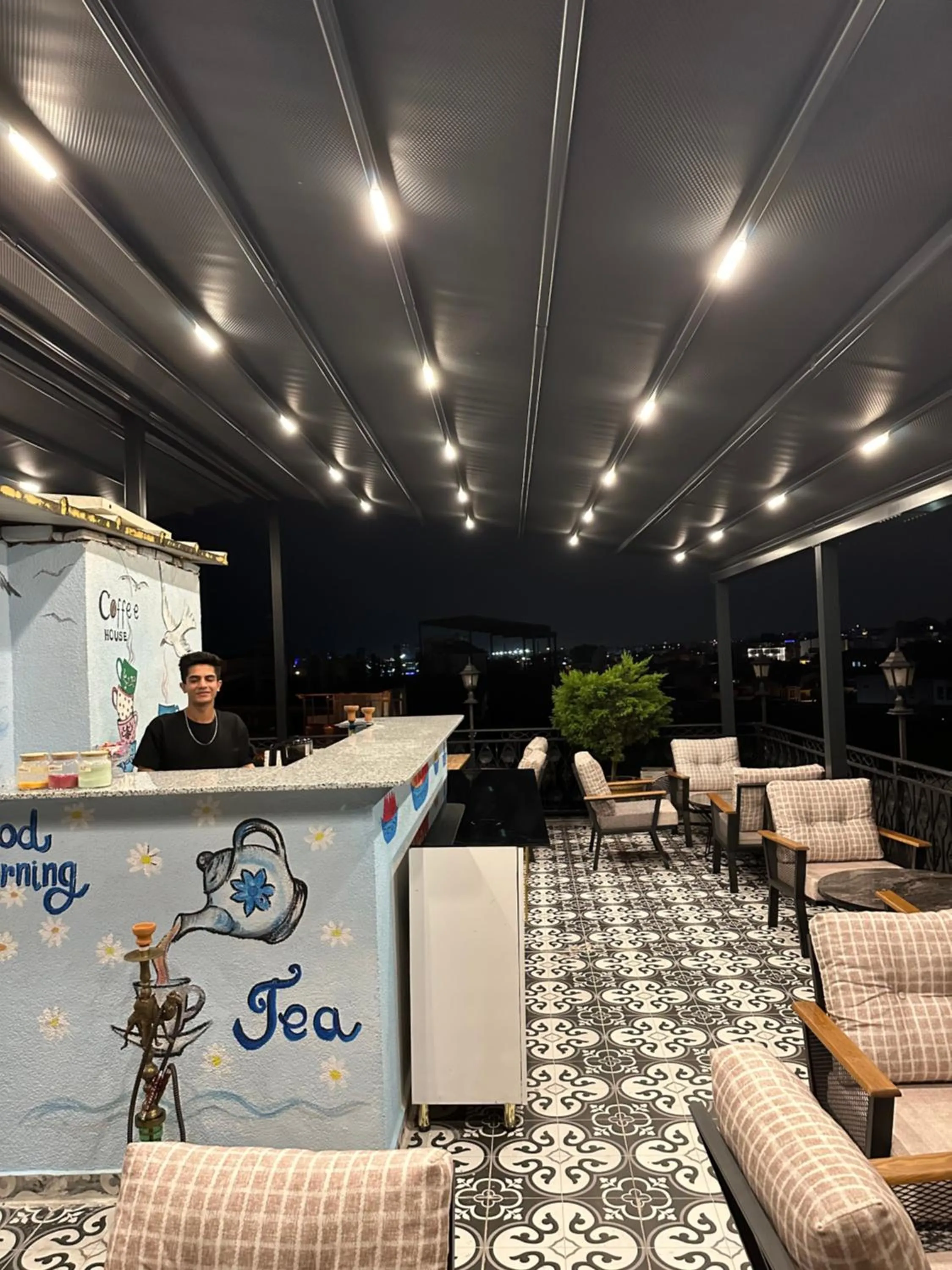 Restaurant/places to eat in IMMORTELLE HOTEL