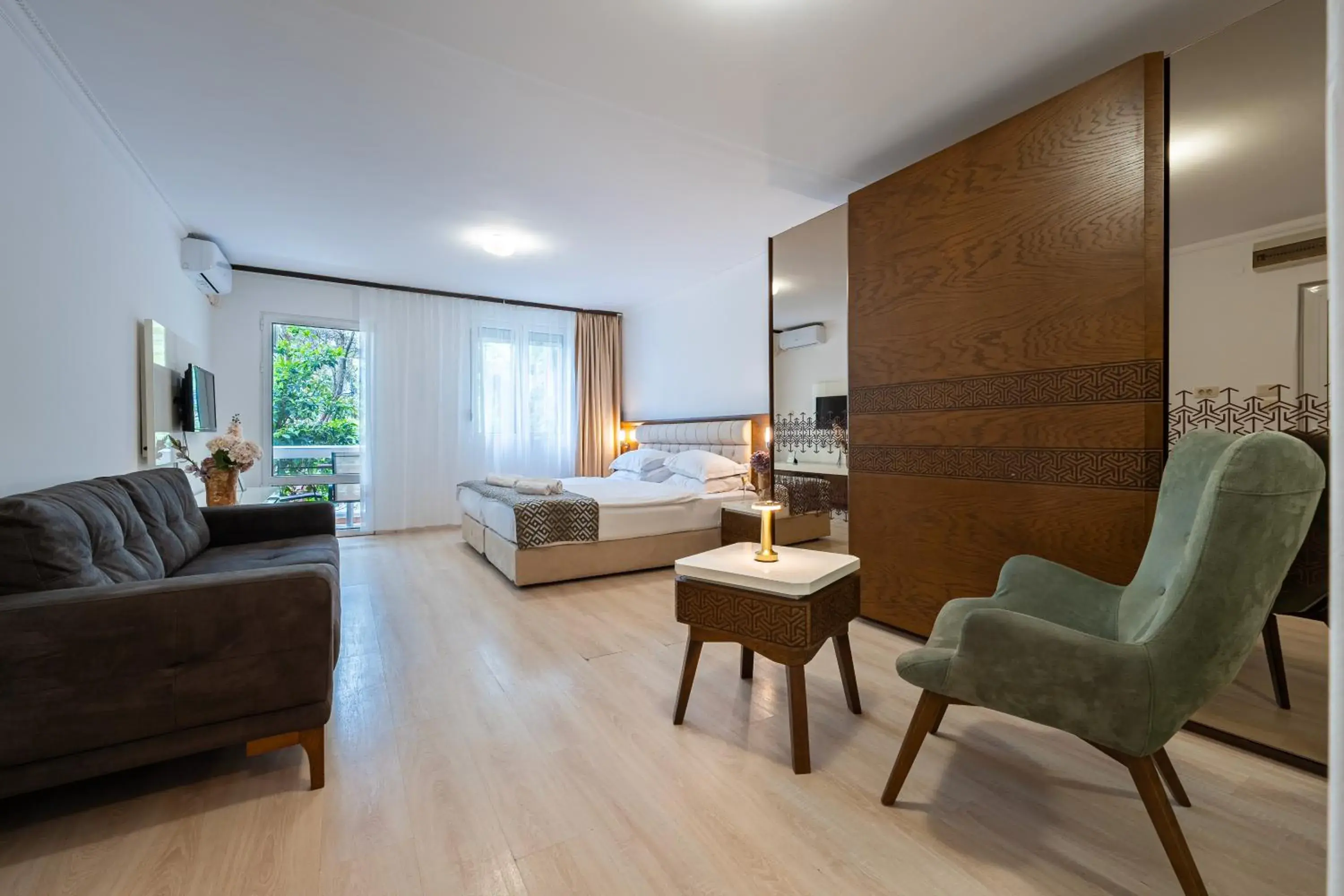 One-Bedroom Suite in Hotel Adrović One-Bedroom Suite in Hotel Adrović