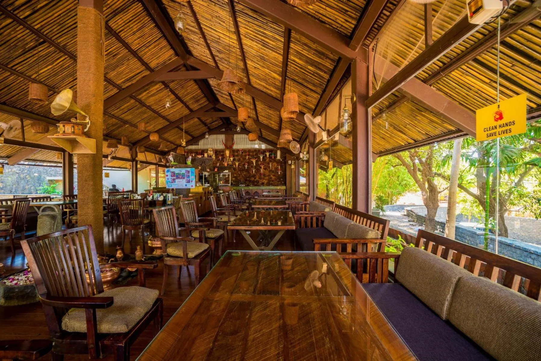 Restaurant/places to eat in Malhar Machi Mountain Resorts