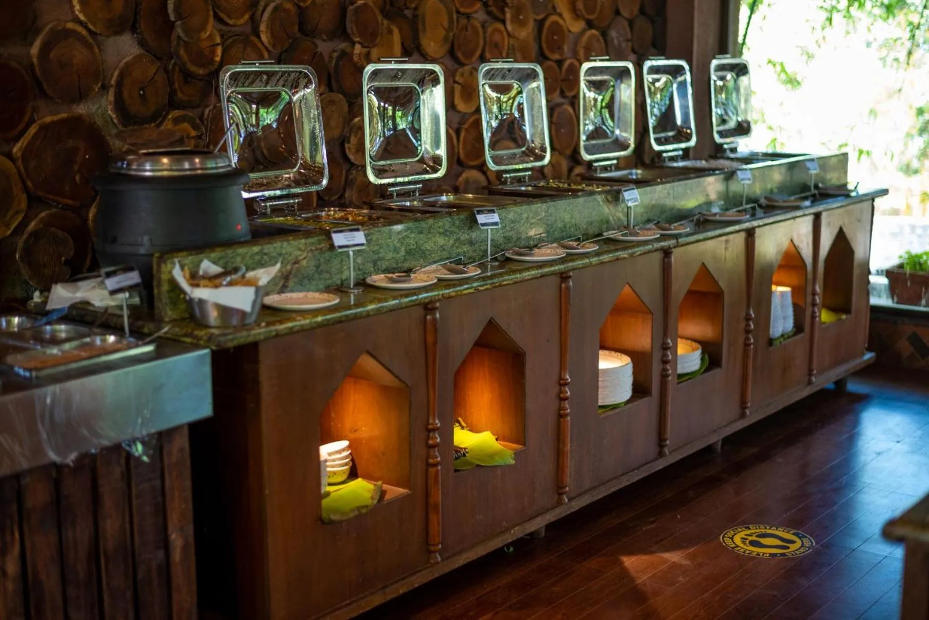 Restaurant/places to eat in Malhar Machi Mountain Resorts