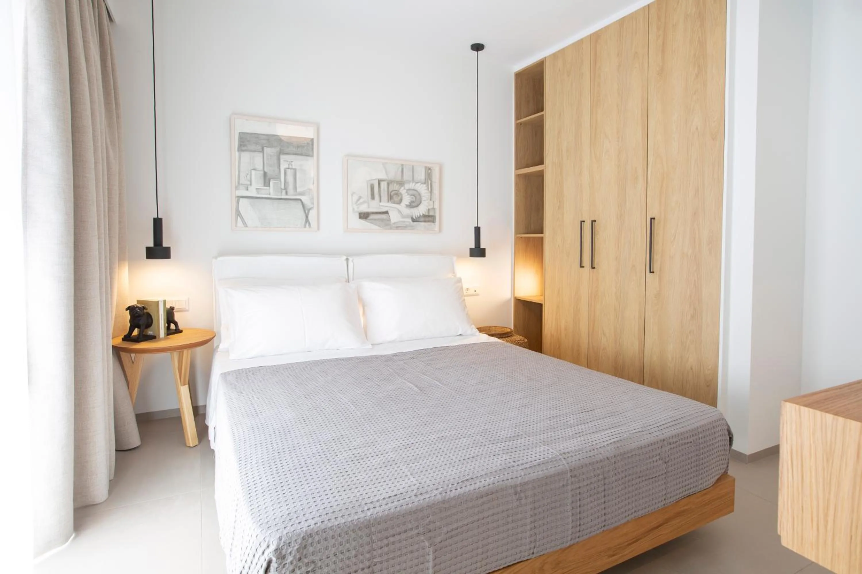 Bed in Lirides suites