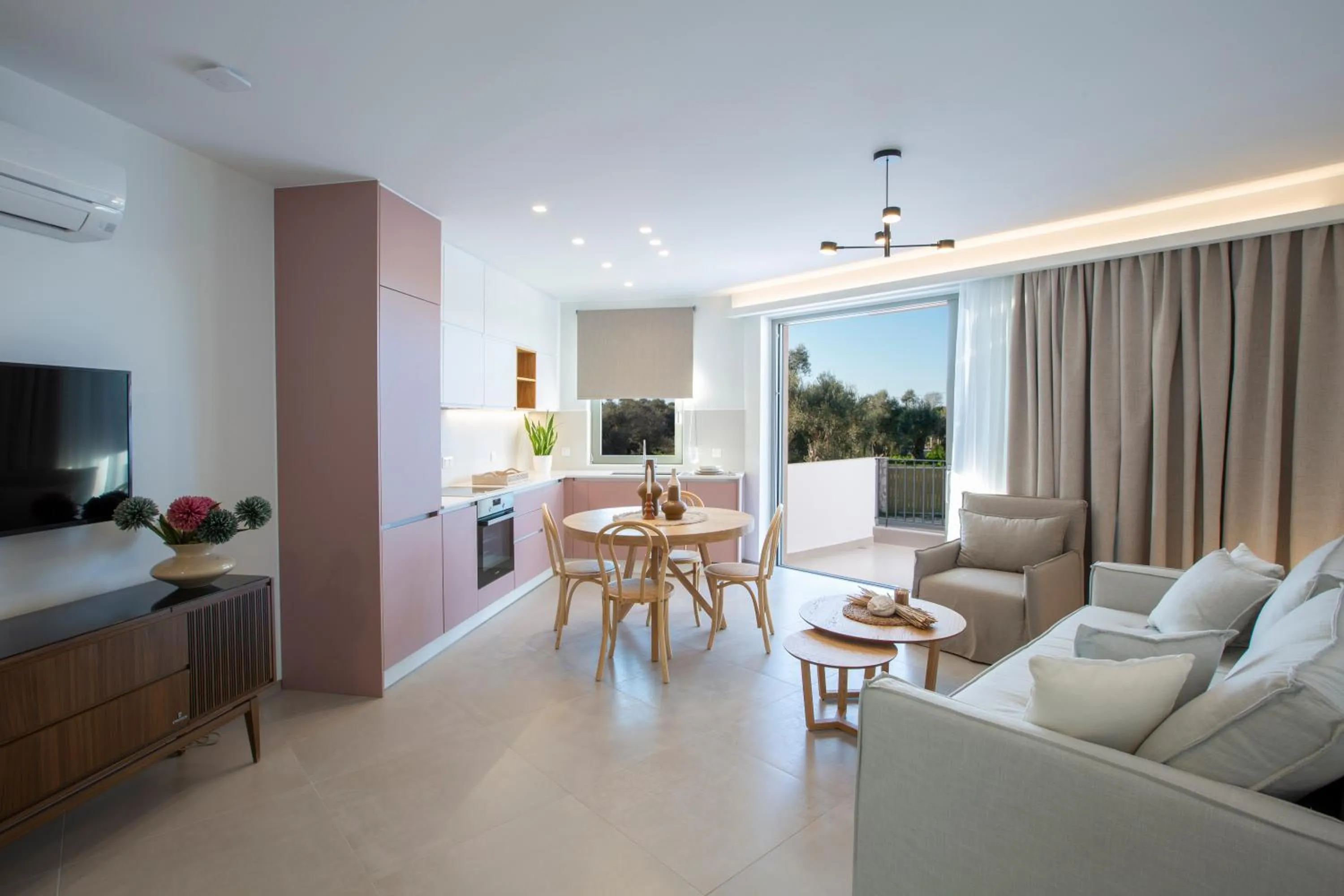 TV and multimedia in Lirides suites