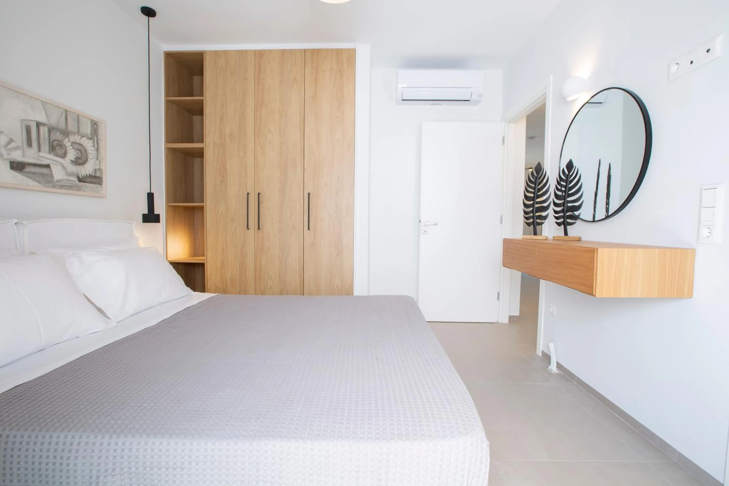 Bed in Lirides suites