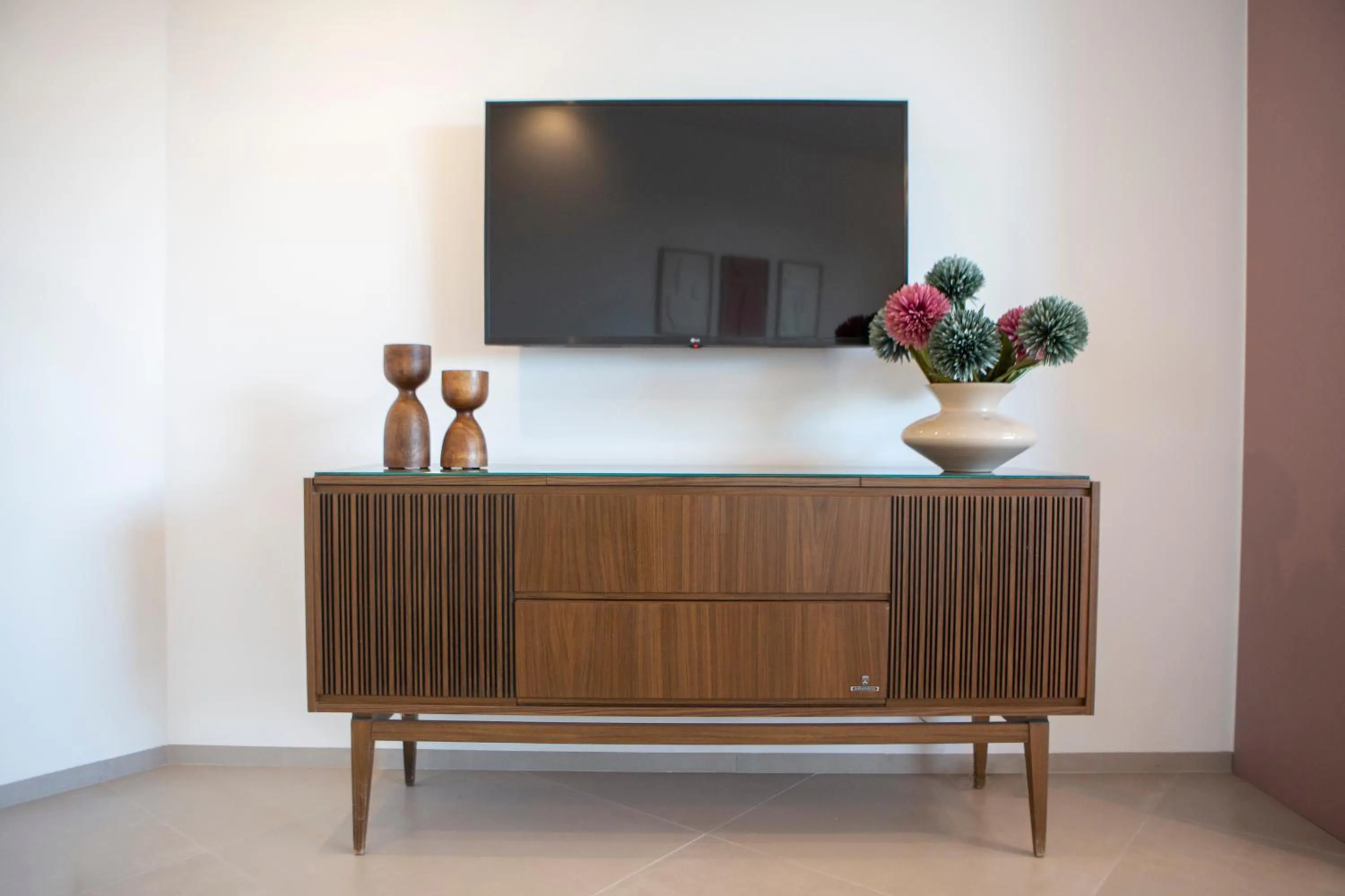 TV and multimedia in Lirides suites