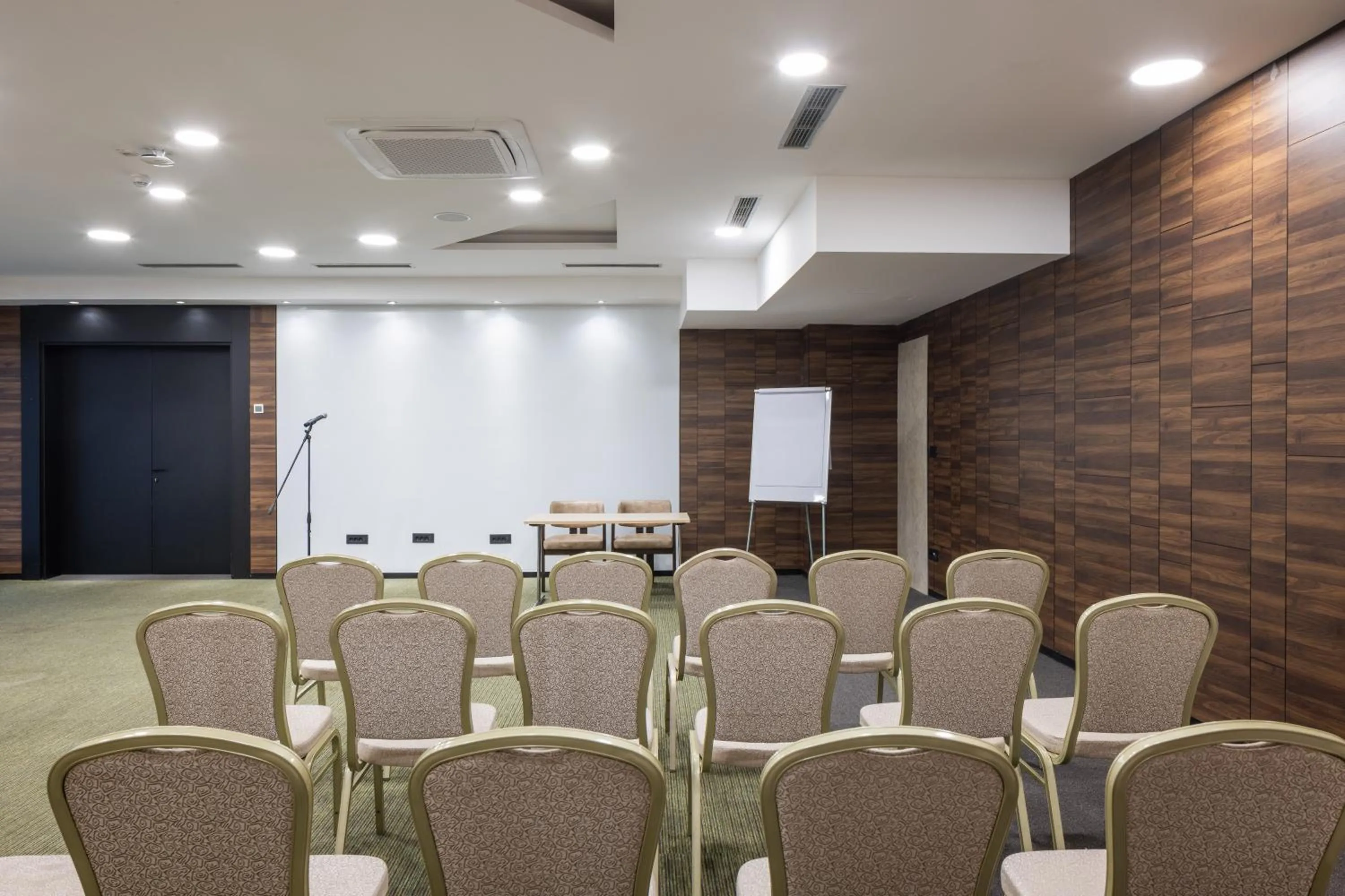 Meeting/conference room in Nobel Design Hotel