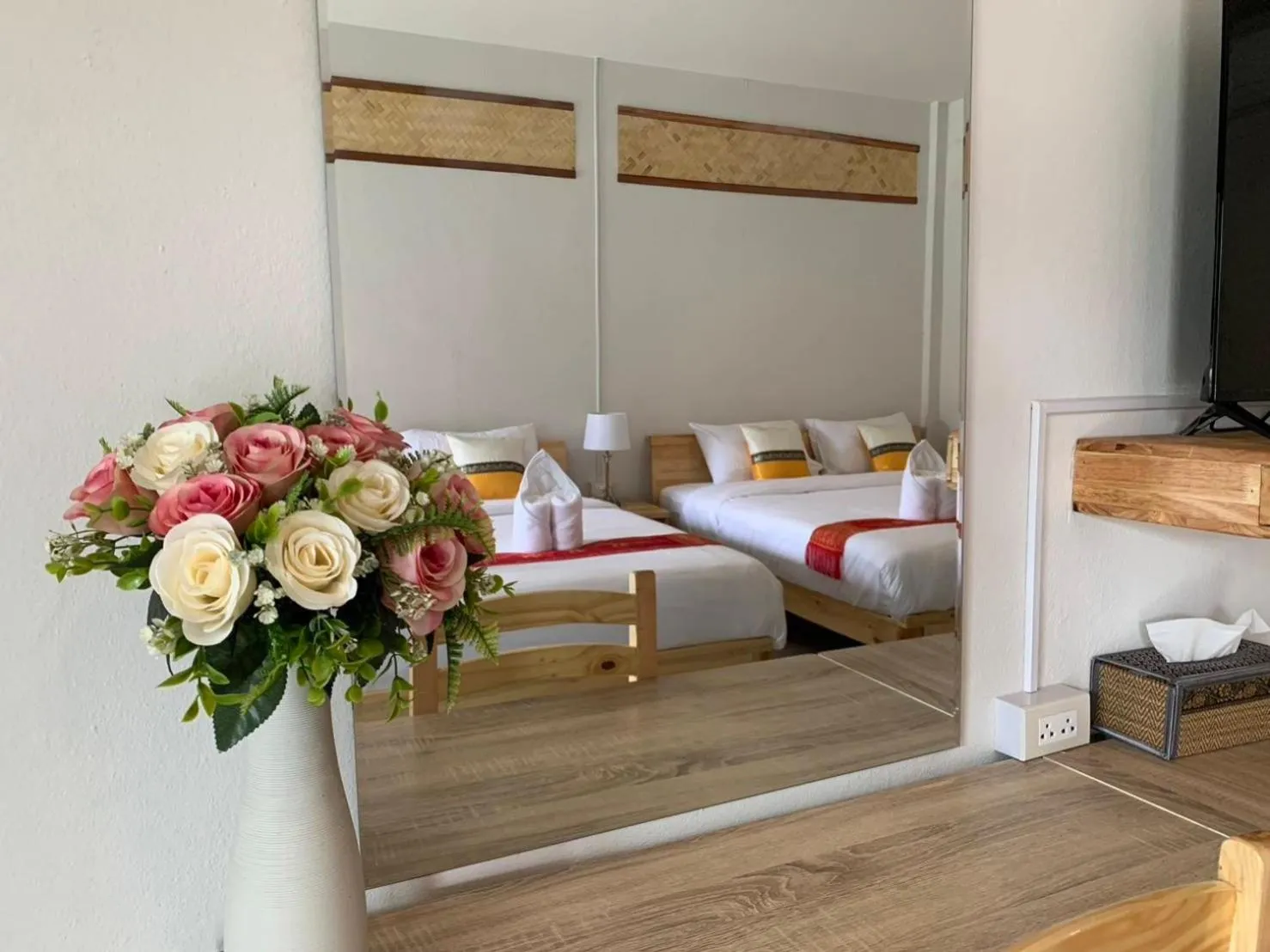 Bed in Hotel Pailifornia