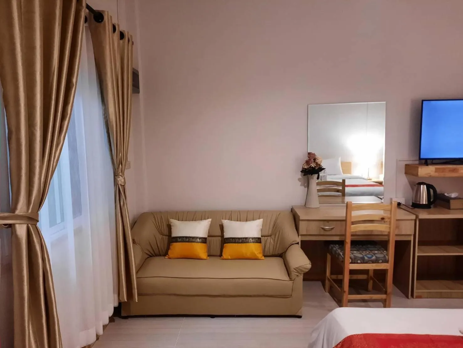 Bed in Hotel Pailifornia