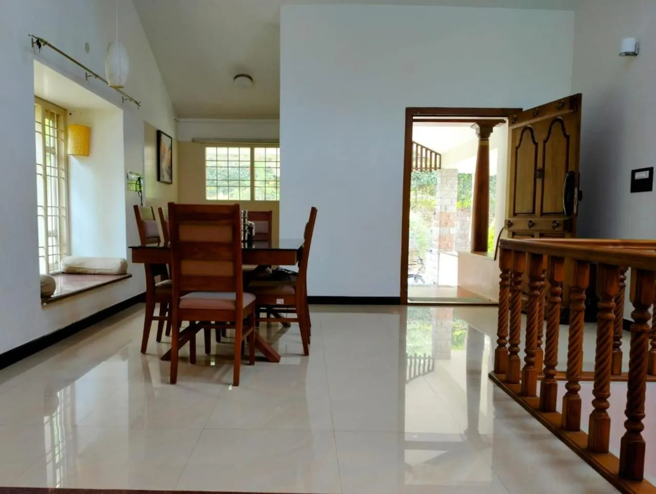 Dining area in Yercaud Bungalow Stay