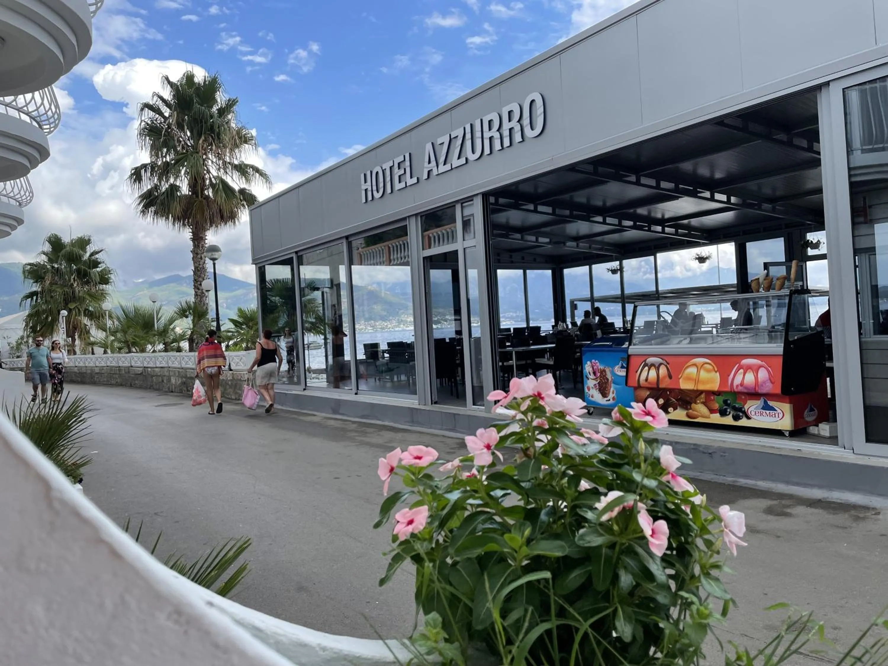 Restaurant/places to eat in Hotel Azzurro