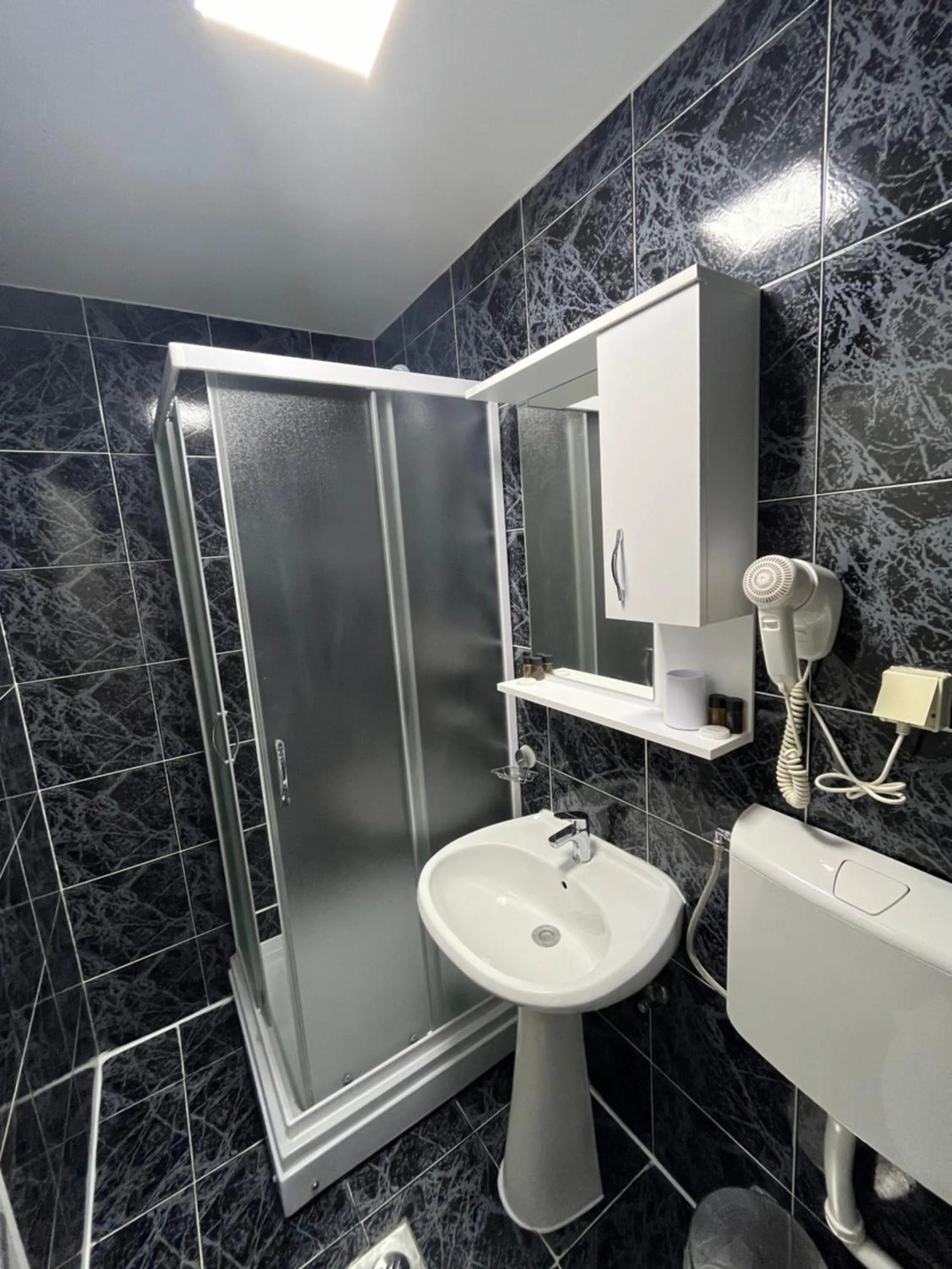 Shower in Hotel Azzurro