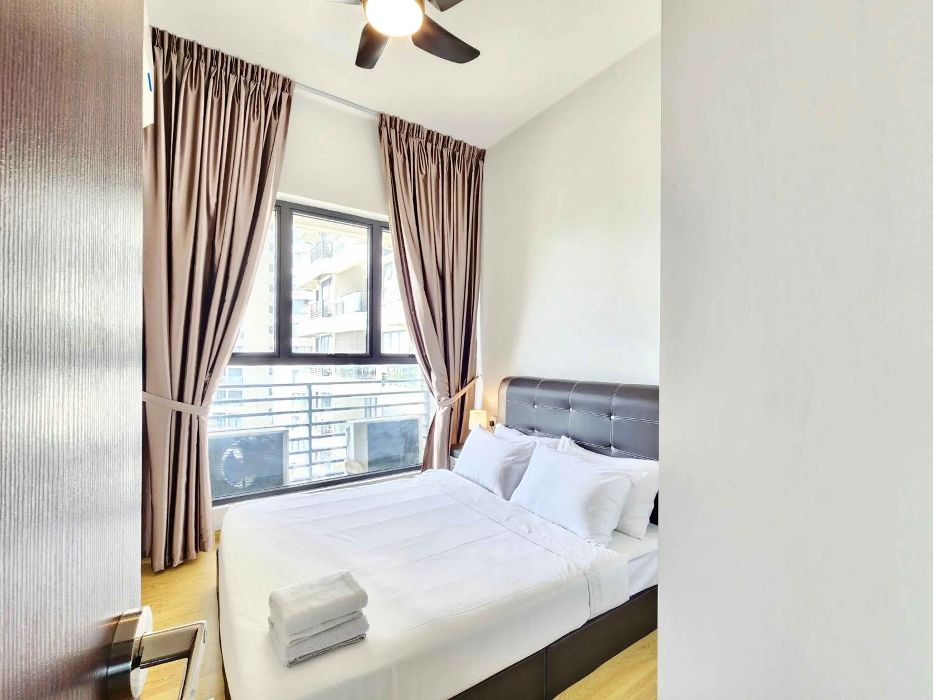 Bed in Country Garden Danga Bay InStyle Sea View Homestay Suite by NEO