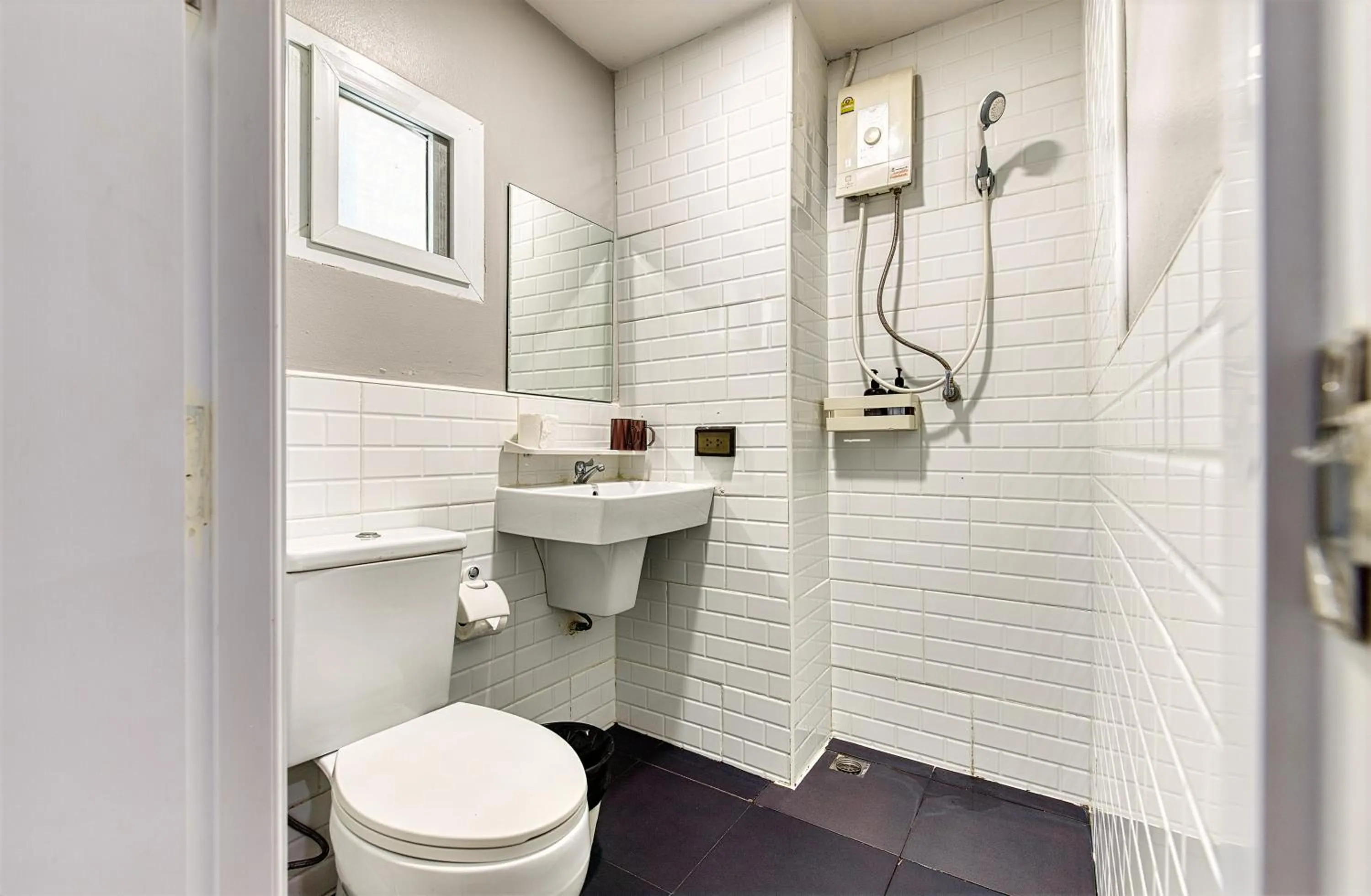 Bathroom in Bangkok Watergate Townhouse 曼谷中心水門家