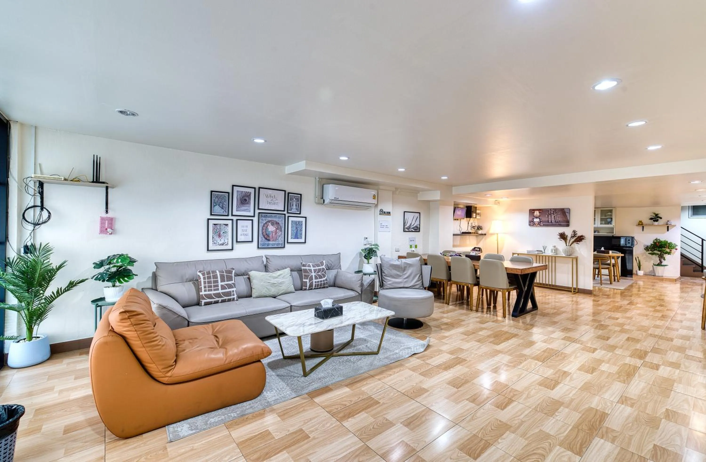 Living room in Bangkok Watergate Townhouse 曼谷中心水門家