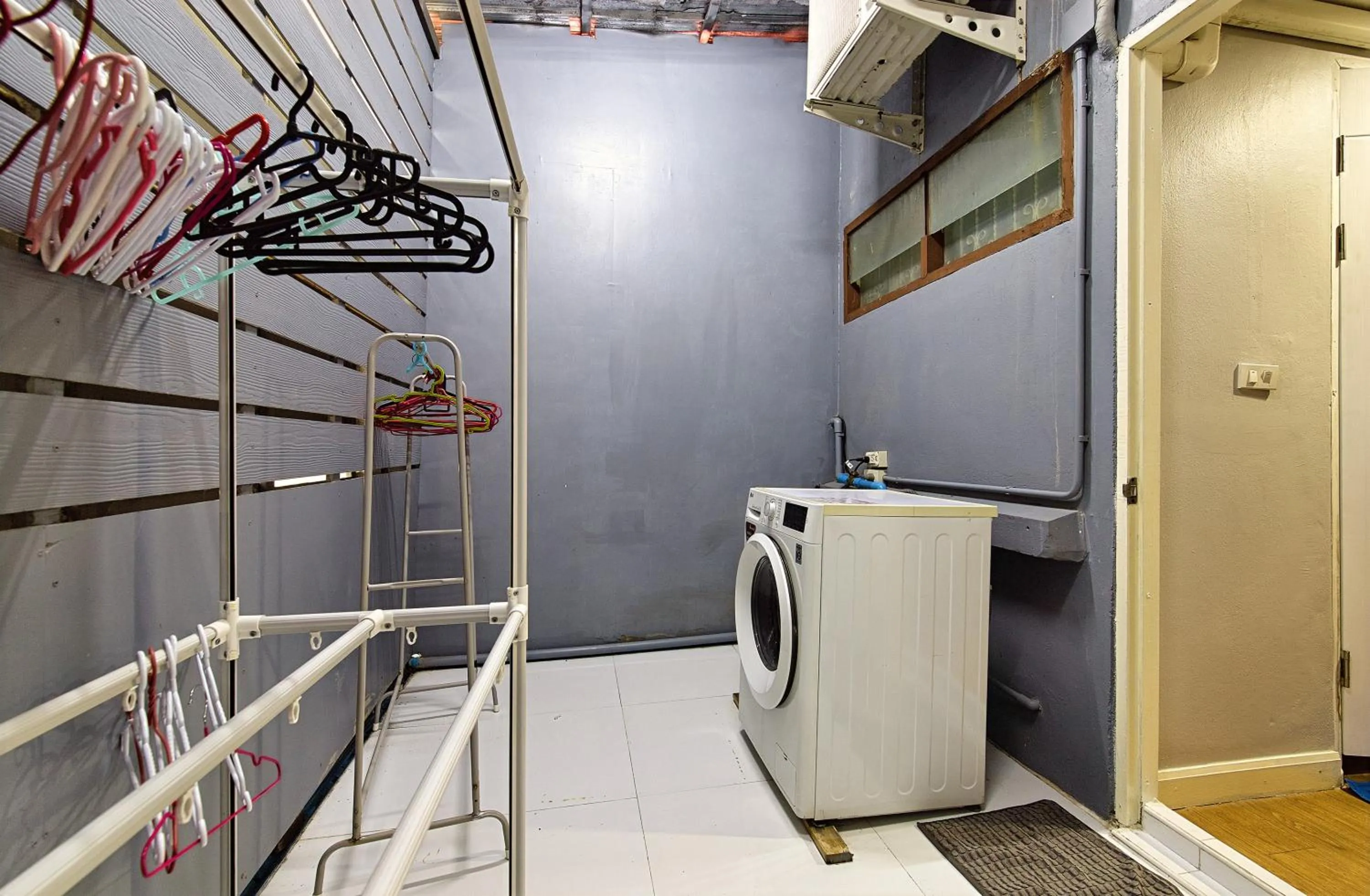 washing machine in Bangkok Watergate Townhouse 曼谷中心水門家