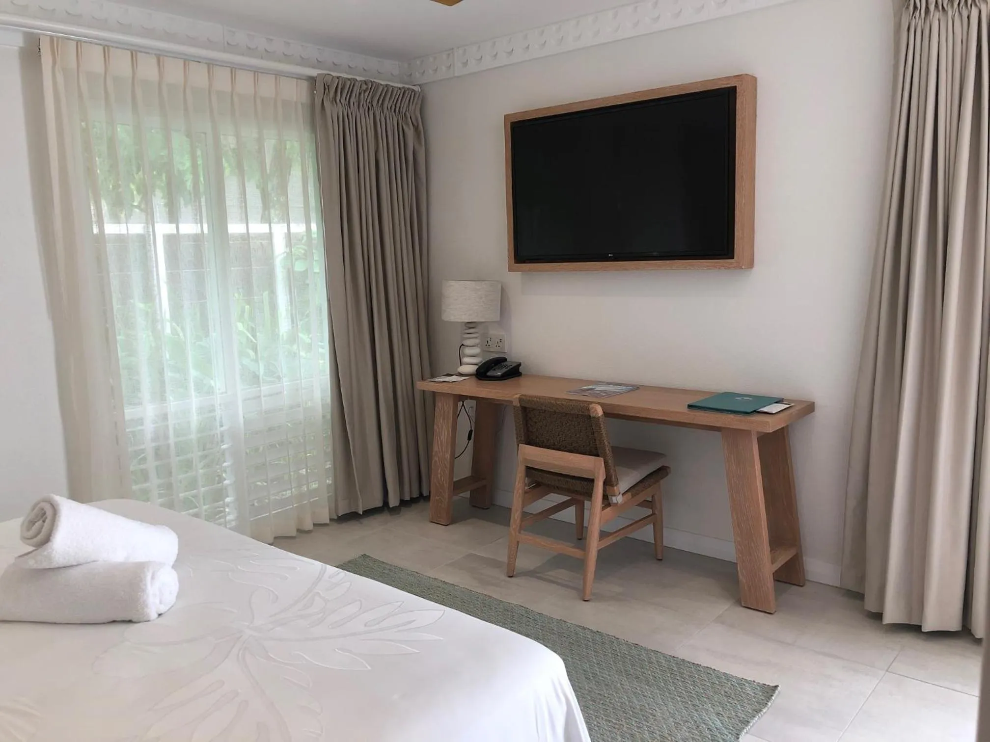 TV and multimedia, Bed in Little Polynesian Resort