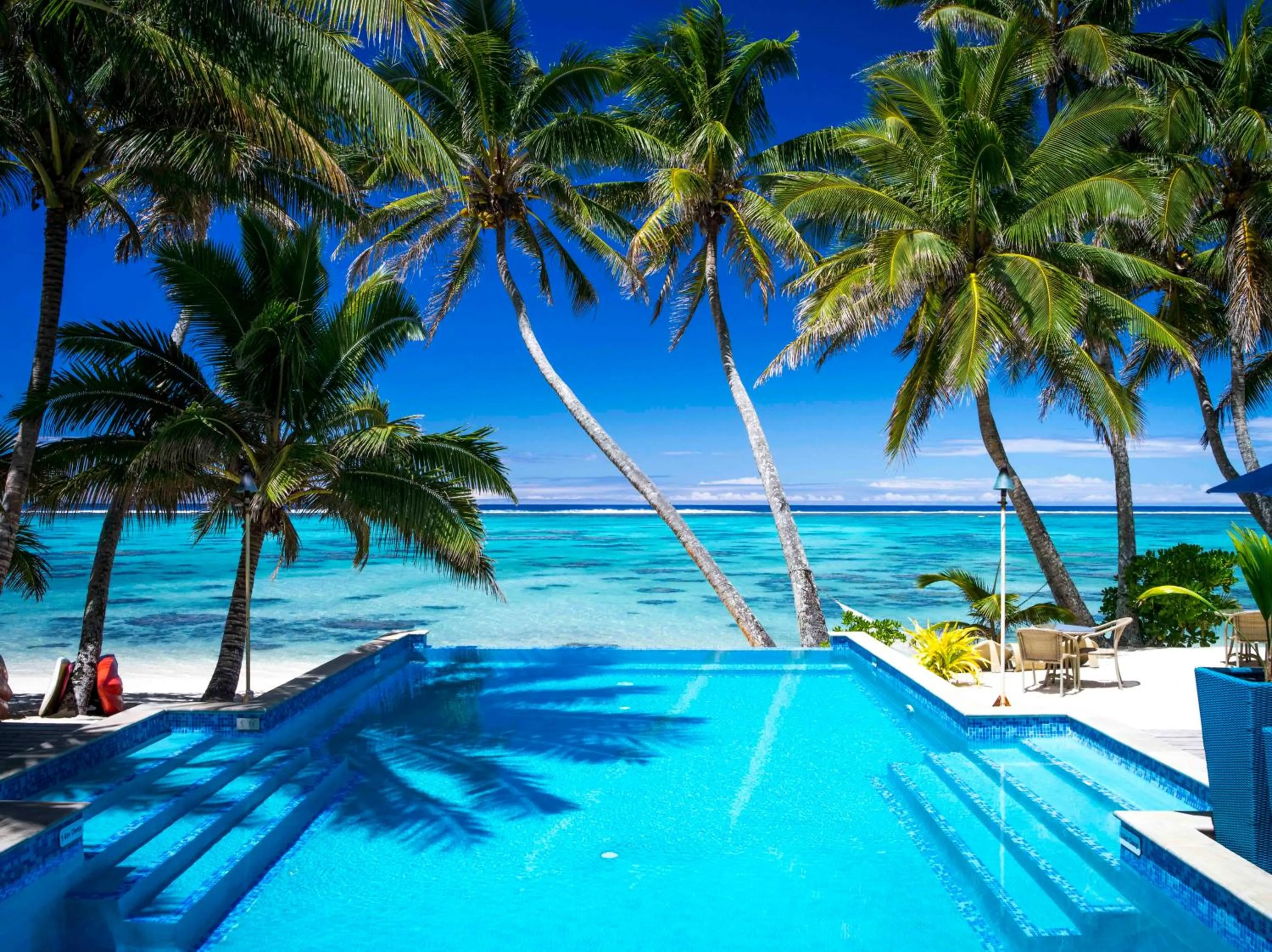 Swimming pool in Little Polynesian Resort