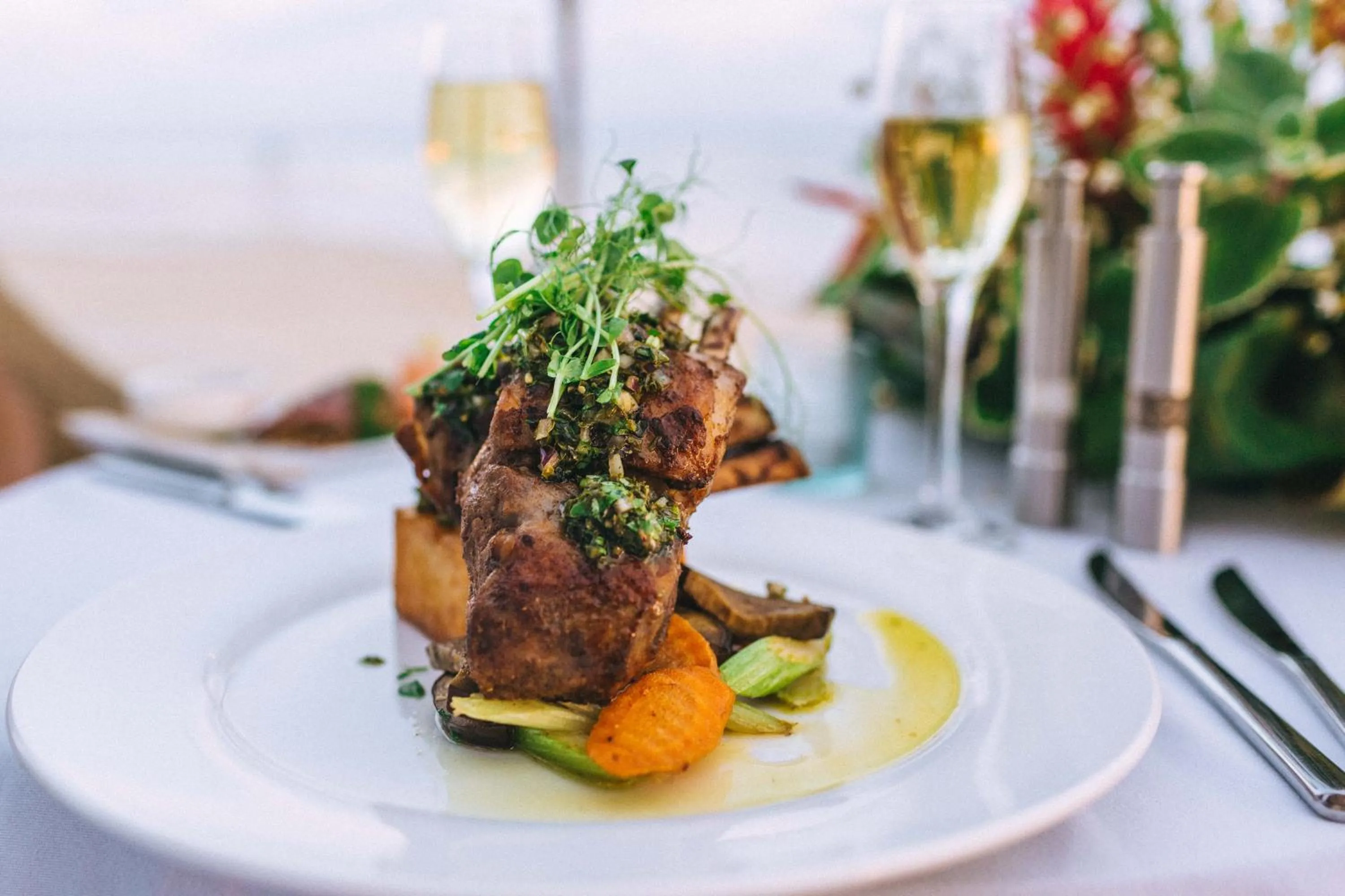 Food and drinks in Little Polynesian Resort