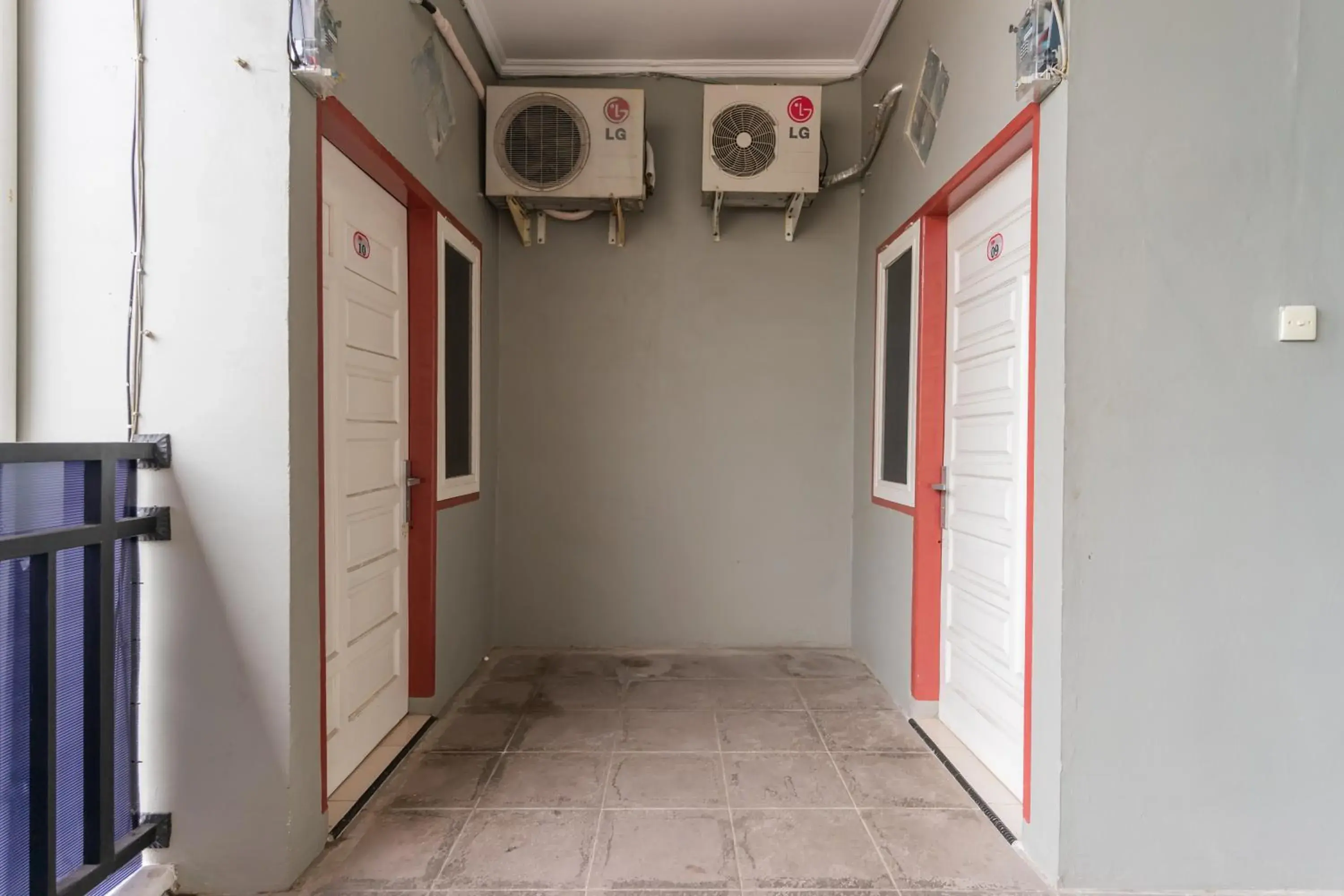 air conditioner in RedDoorz at Jalan Sei Batang Hari Medan air conditioner in RedDoorz at Jalan Sei Batang Hari Medan