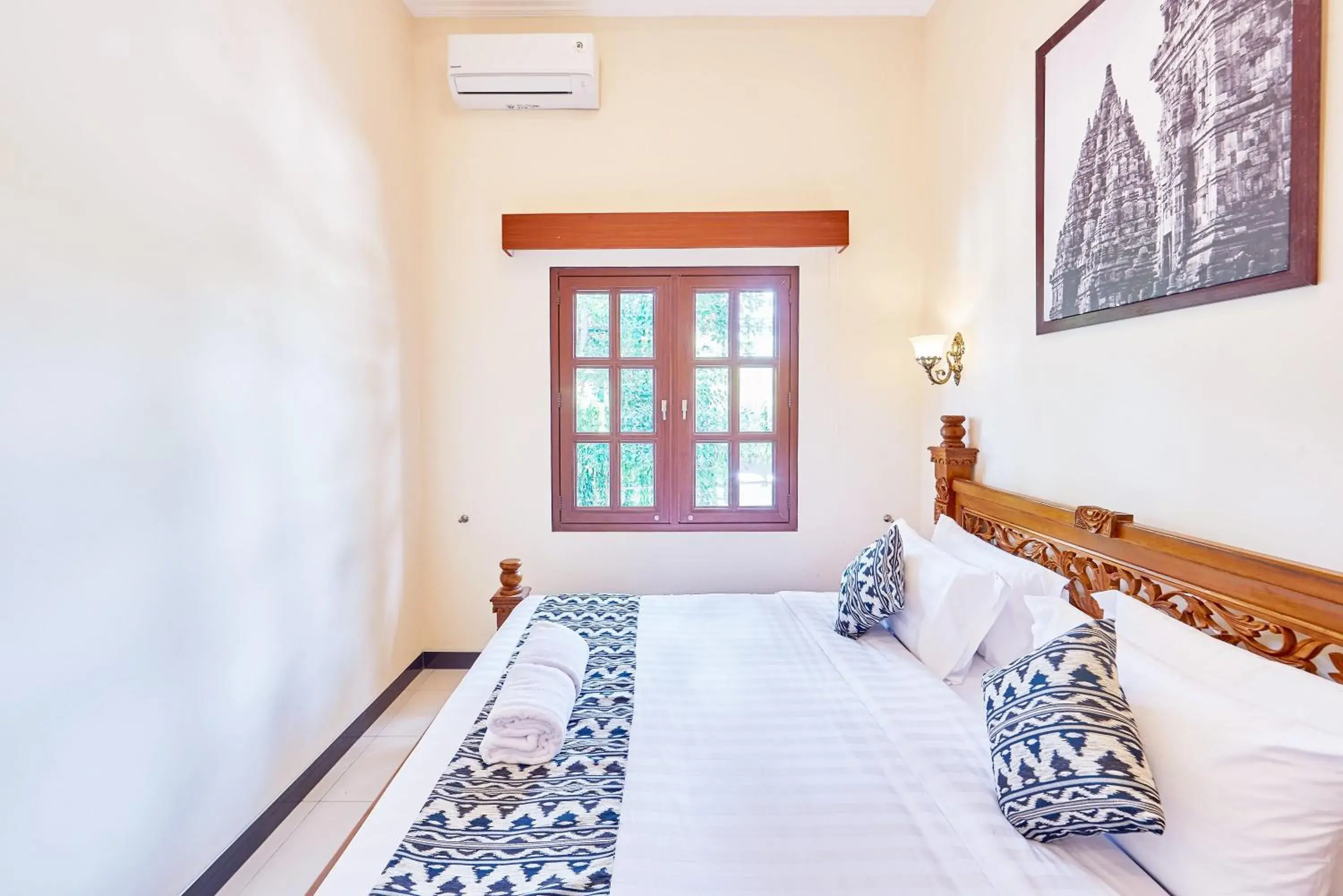 Bed in Tirtodipuran Hotel by Natts Hospitality Indonesia Bed in Tirtodipuran Hotel by Natts Hospitality Indonesia