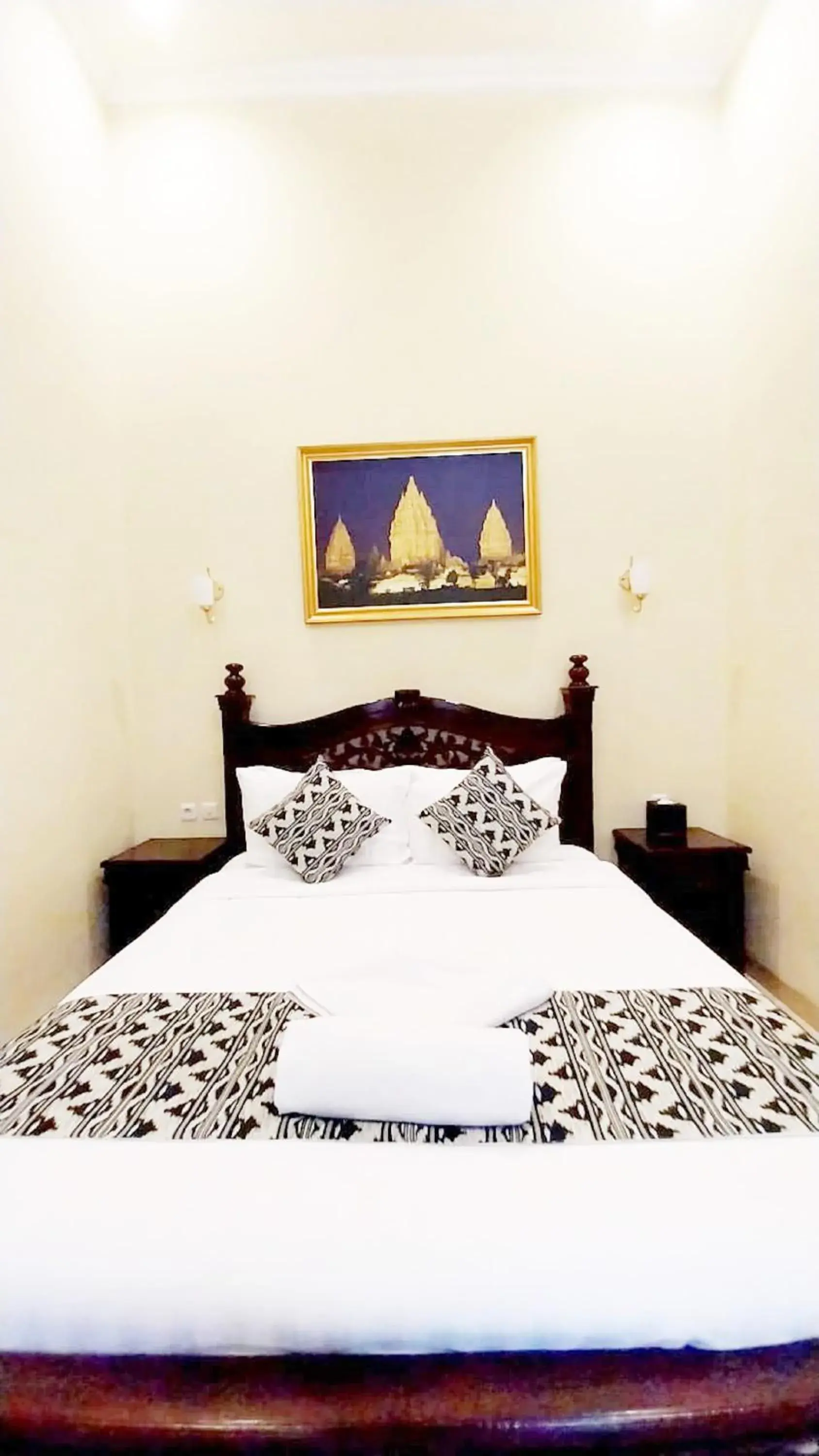 Bed in Tirtodipuran Hotel by Natts Hospitality Indonesia Bed in Tirtodipuran Hotel by Natts Hospitality Indonesia