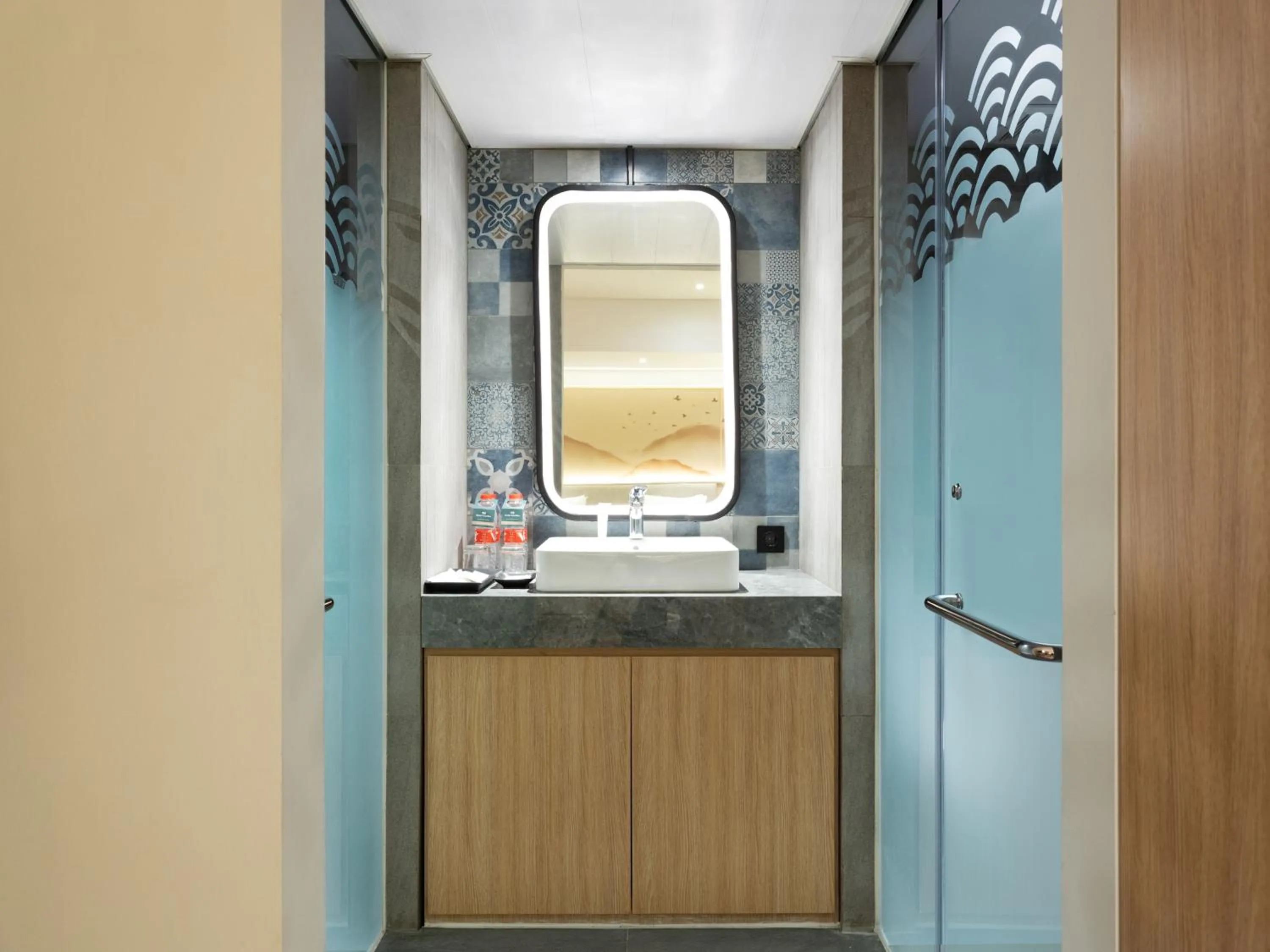 Bathroom in Hotel Santika PasirKaliki