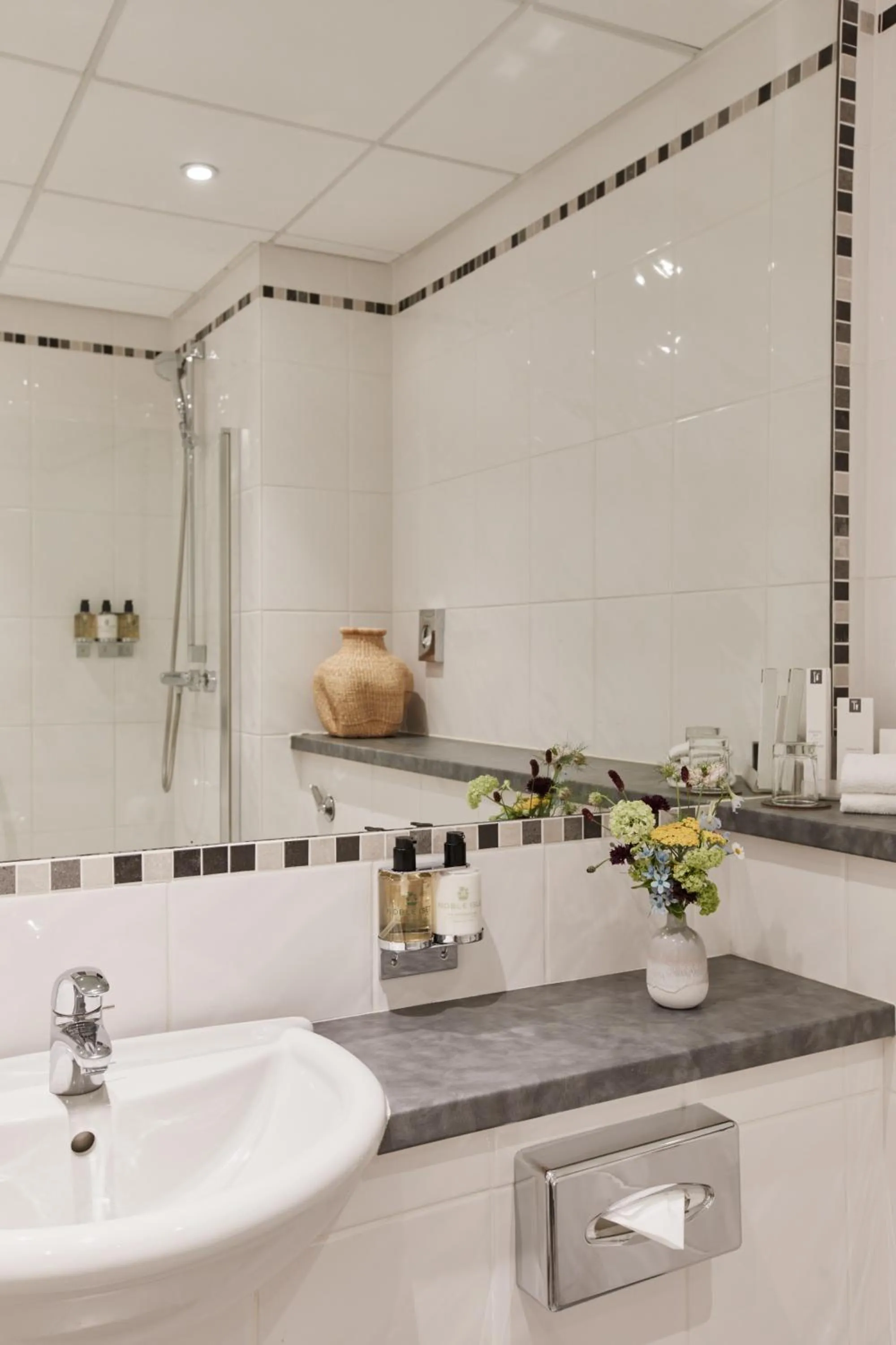 Bathroom in St. Pierre Park Hotel & Golf