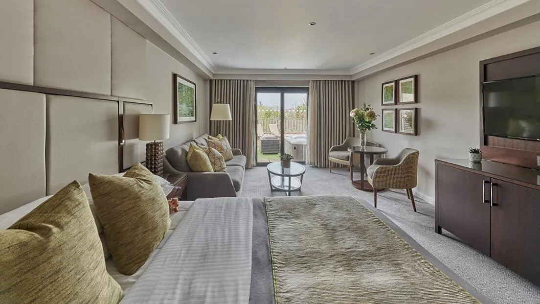 Photo of the whole room in St. Pierre Park Hotel & Golf